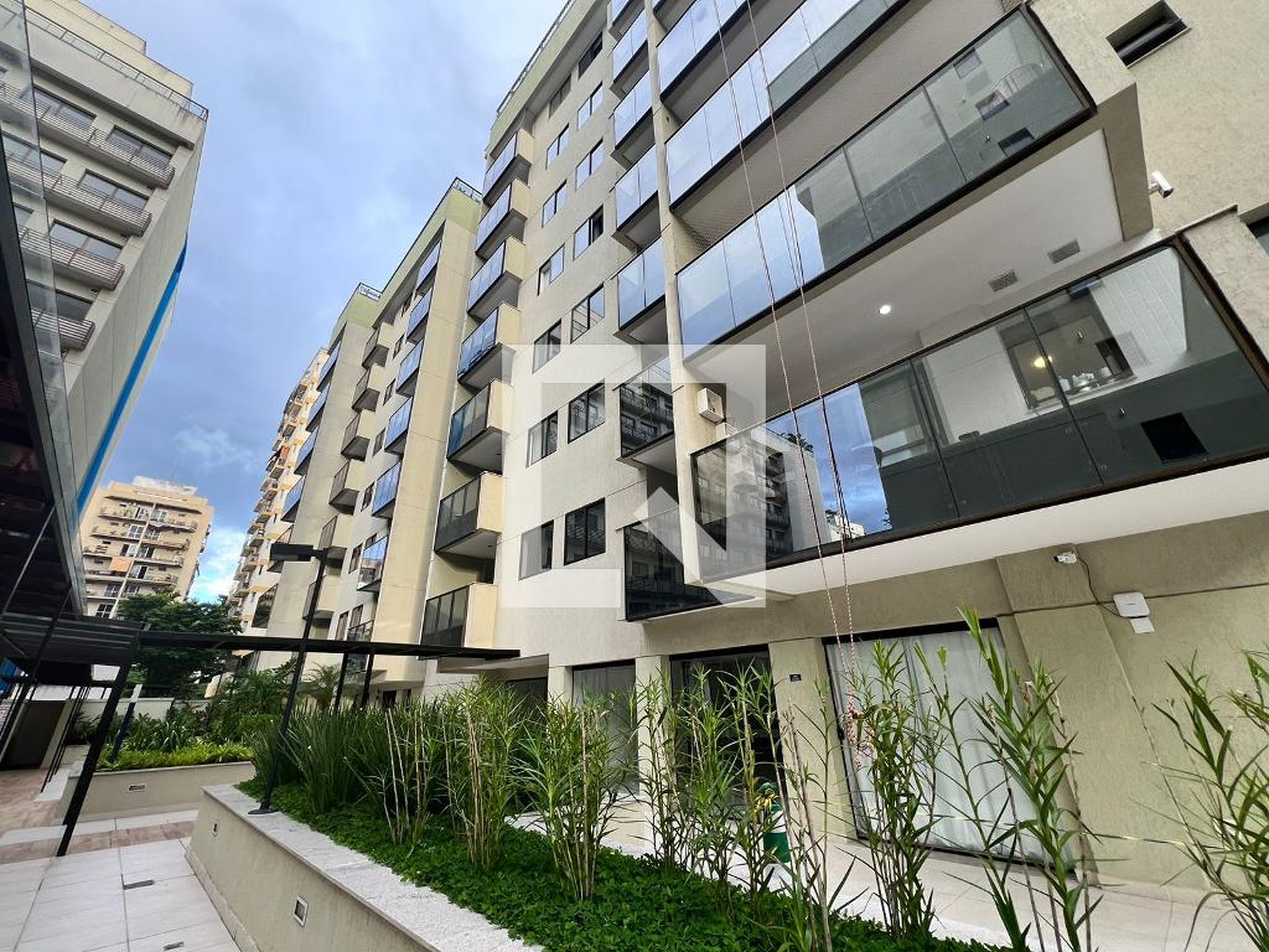 Fachada do Prédio Condomínio Genesis Apartments Business & Services