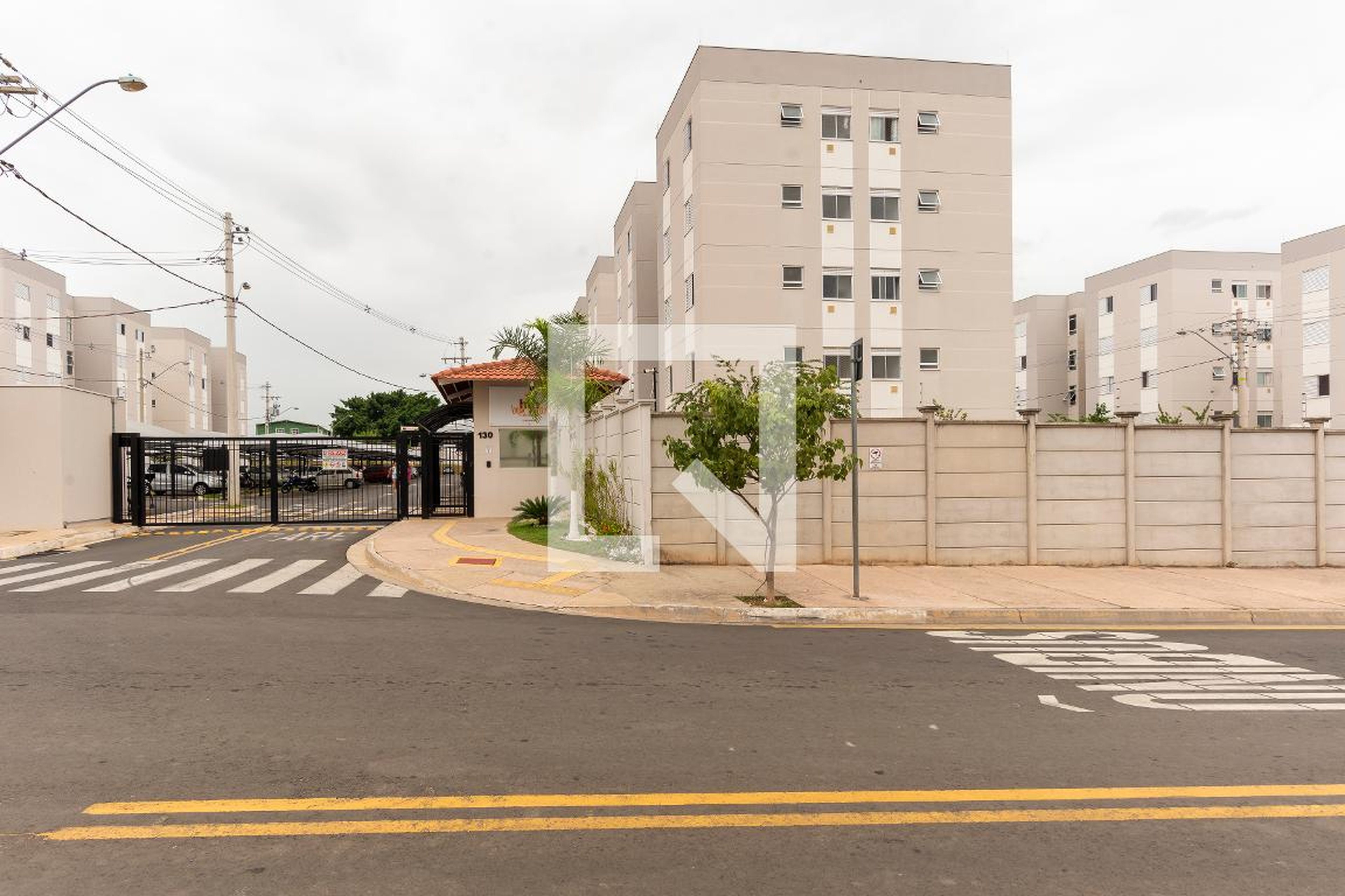 Fachada do Condomínio Condomínio em Rua Josefina Umbelina Santos, 130