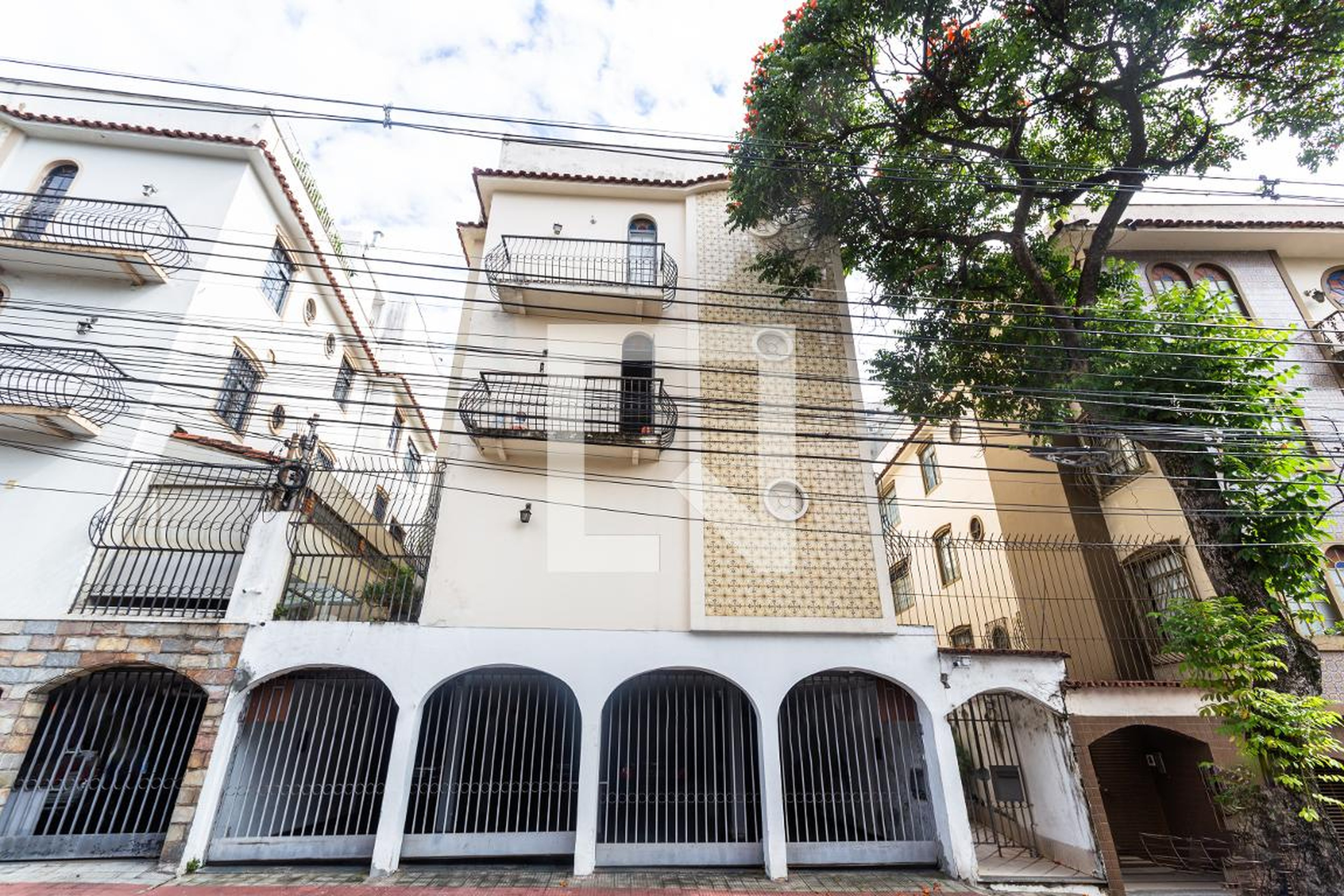 Fachada Condomínio em Rua Guaicuí, 296