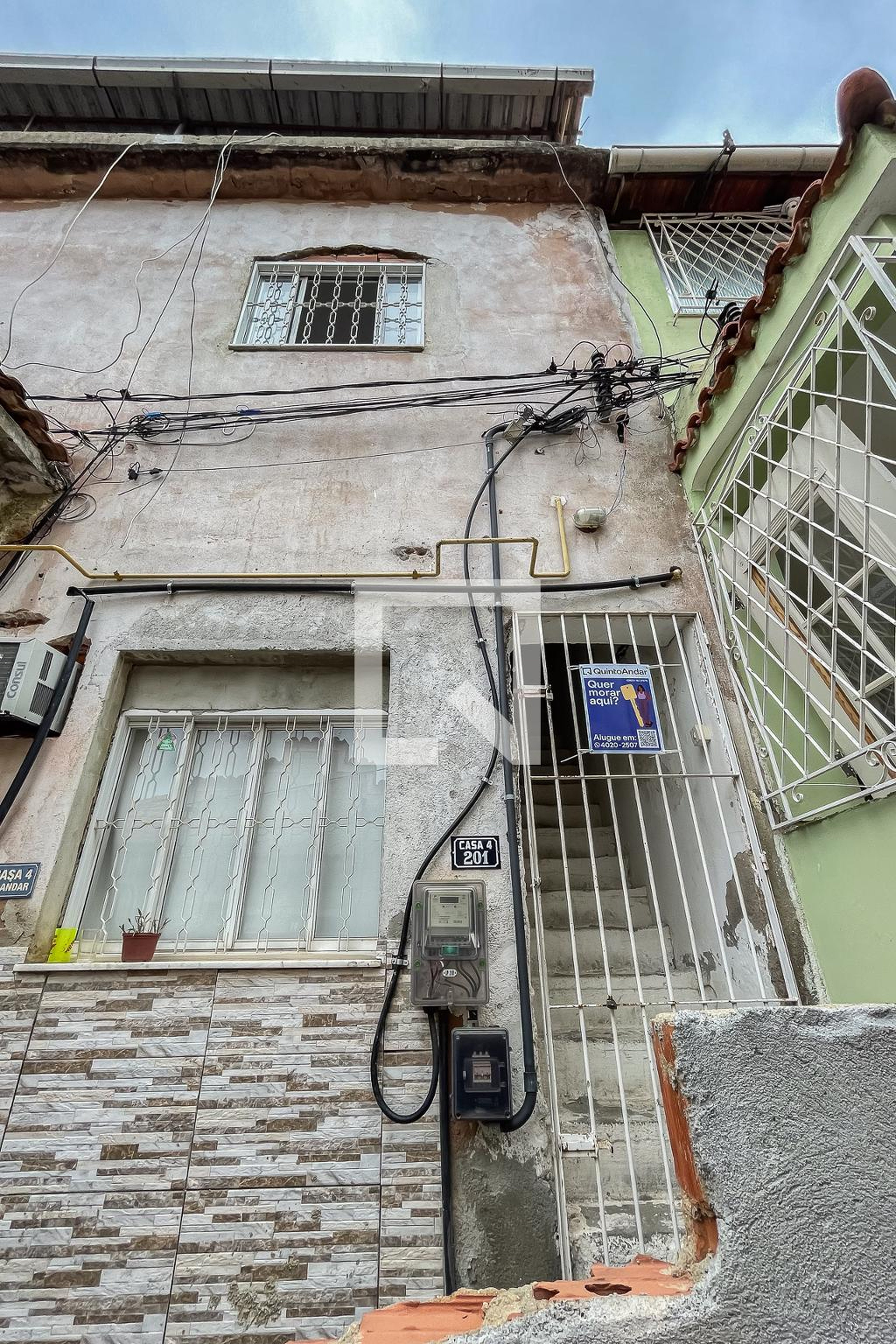 Fachada Condomínio em Rua Nazário, 23