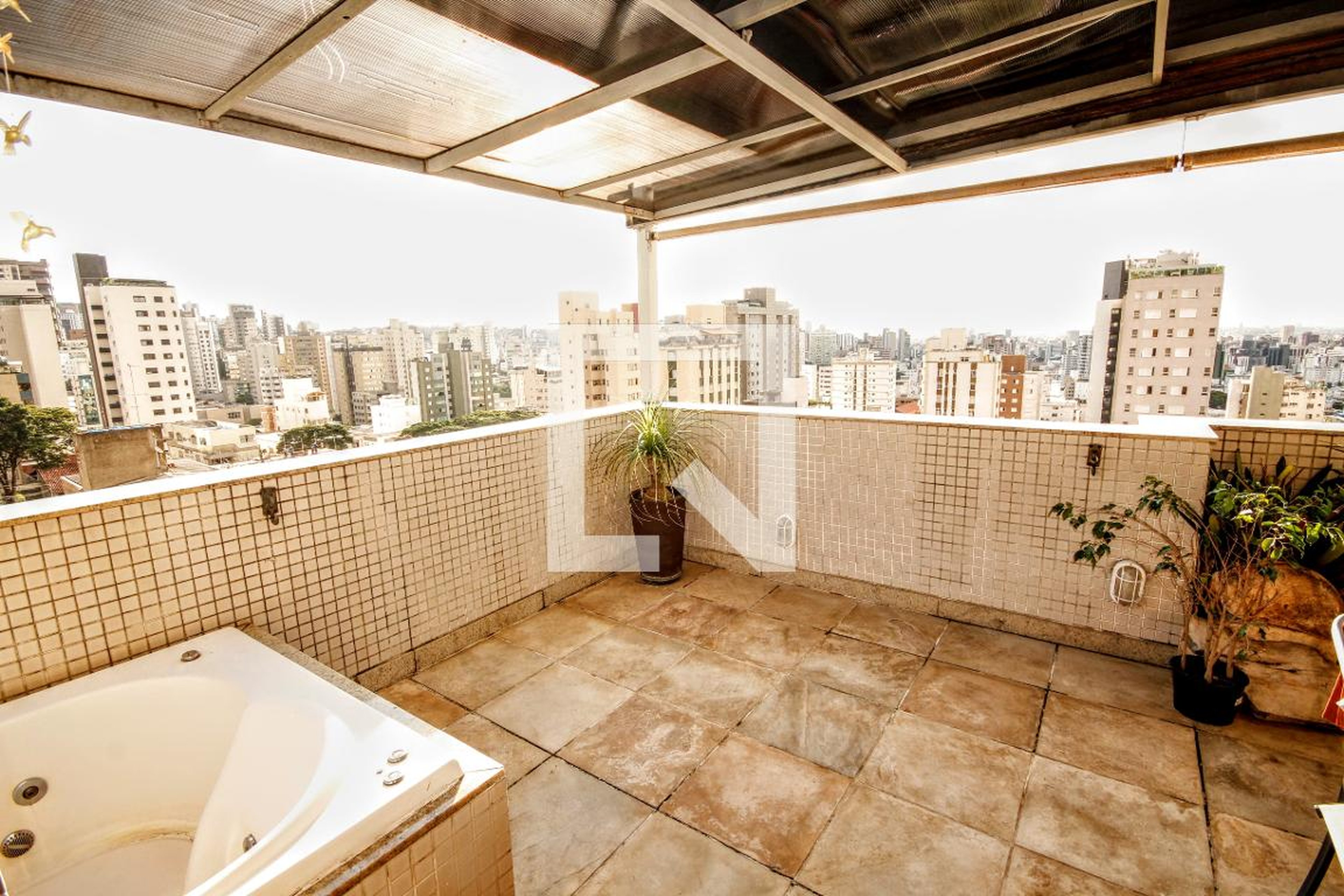 Área externa - Montes Claros