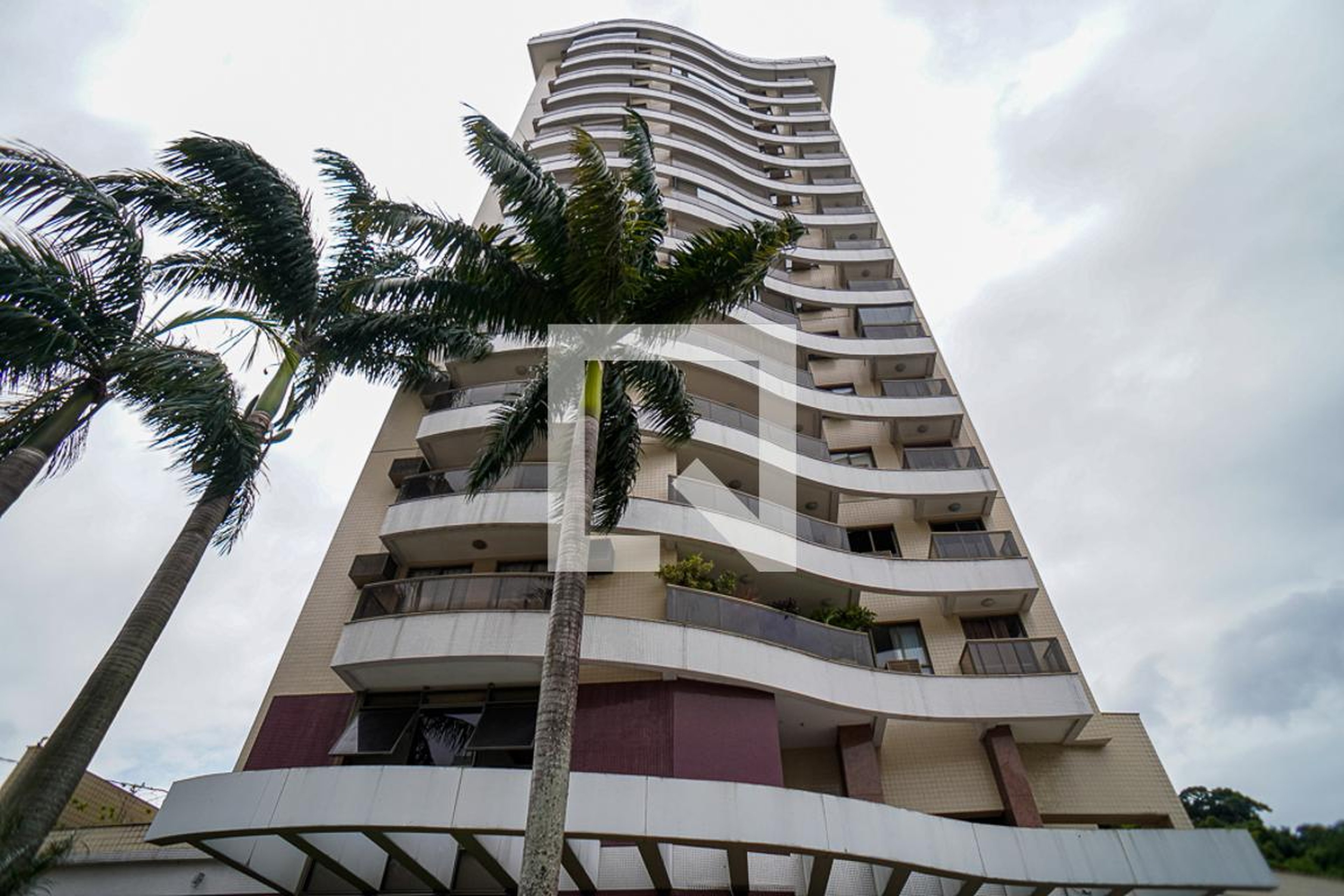 Fachada Condomínio em Travessa Doutor Mario Viana, 277