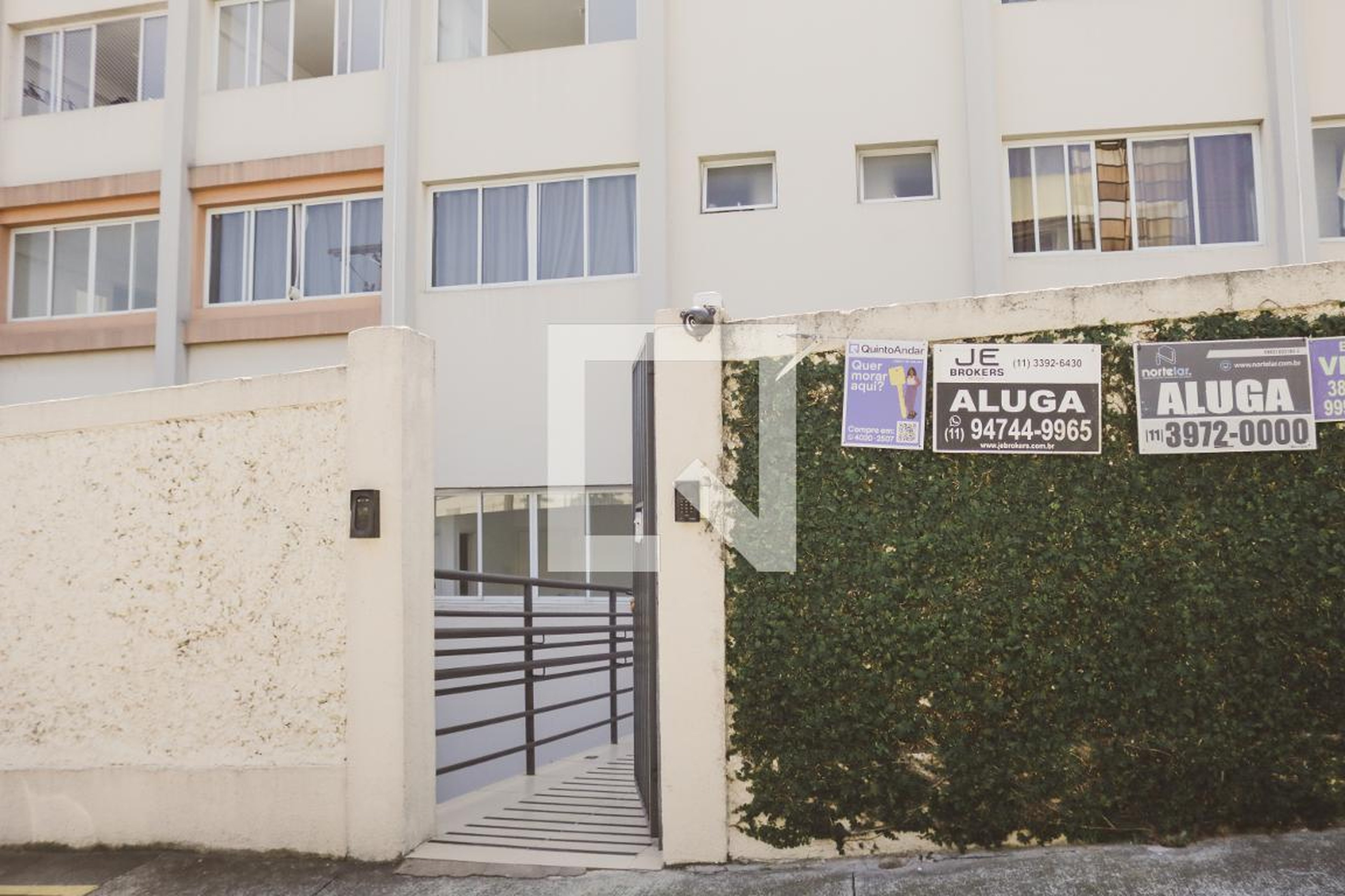 Fachada Condomínio em Rua Cristóvão de Gouveia, 499