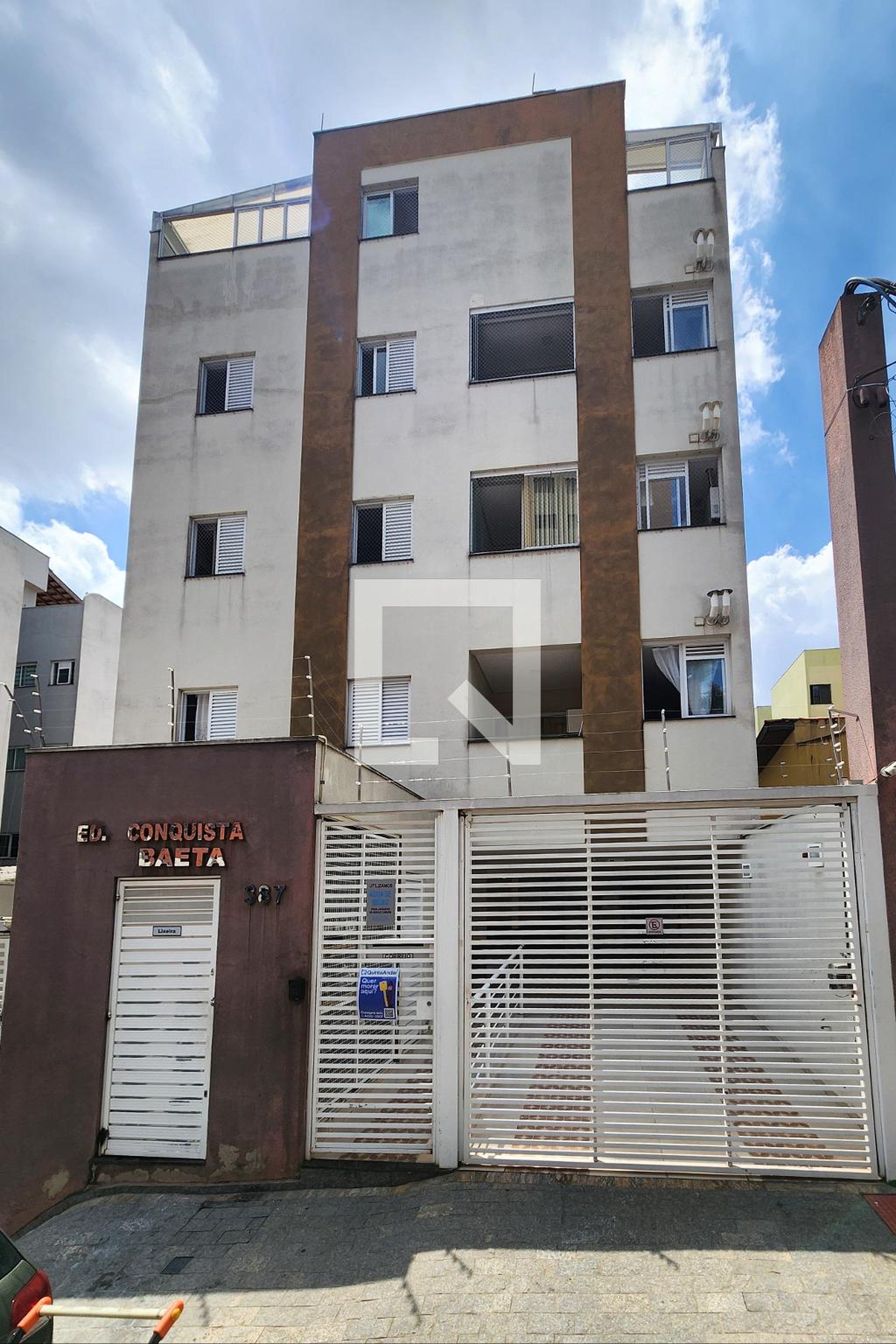 Fachada do Condomínio Edifício Conquista