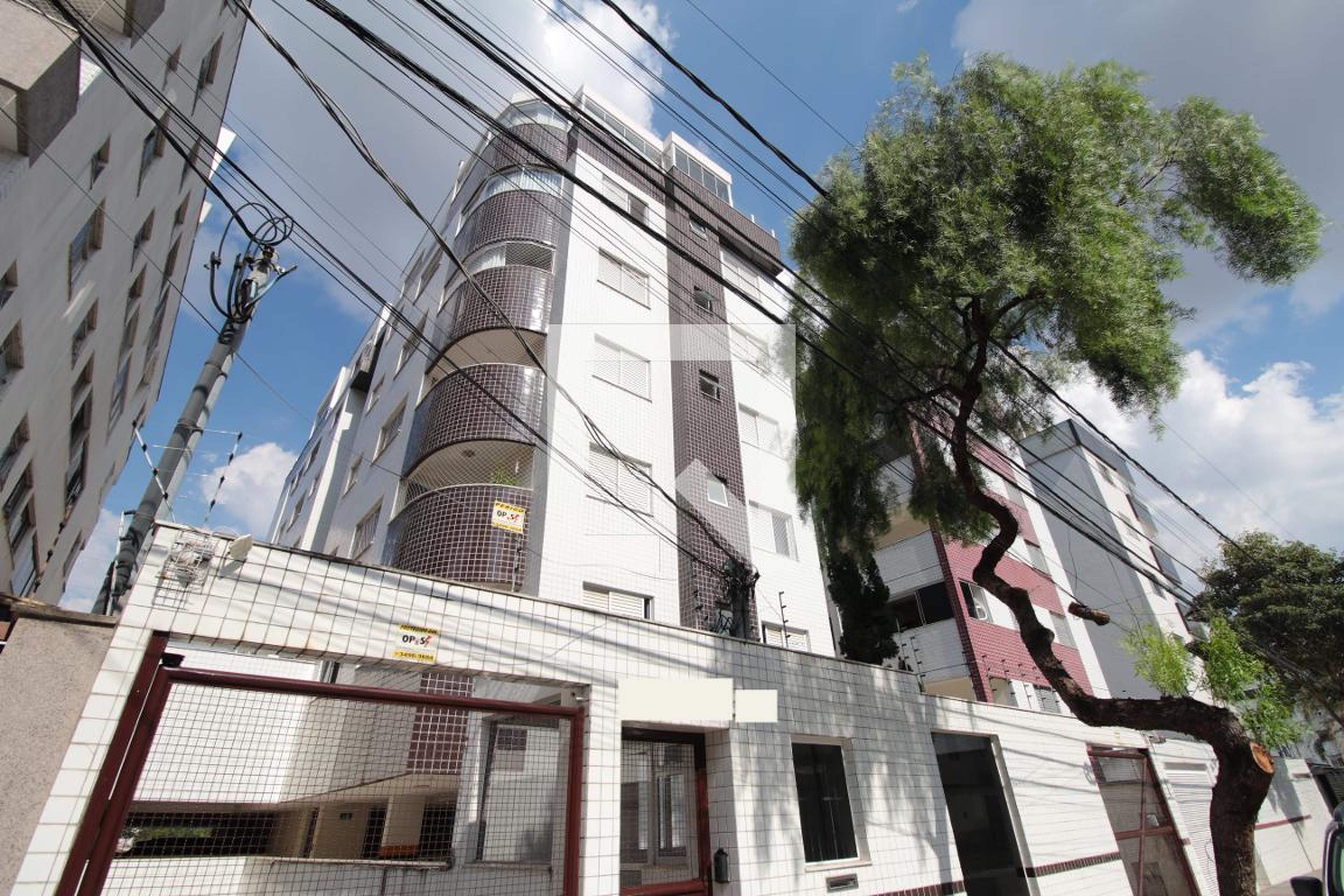 Fachada Condomínio em Rua Castelo Setúbal, 644