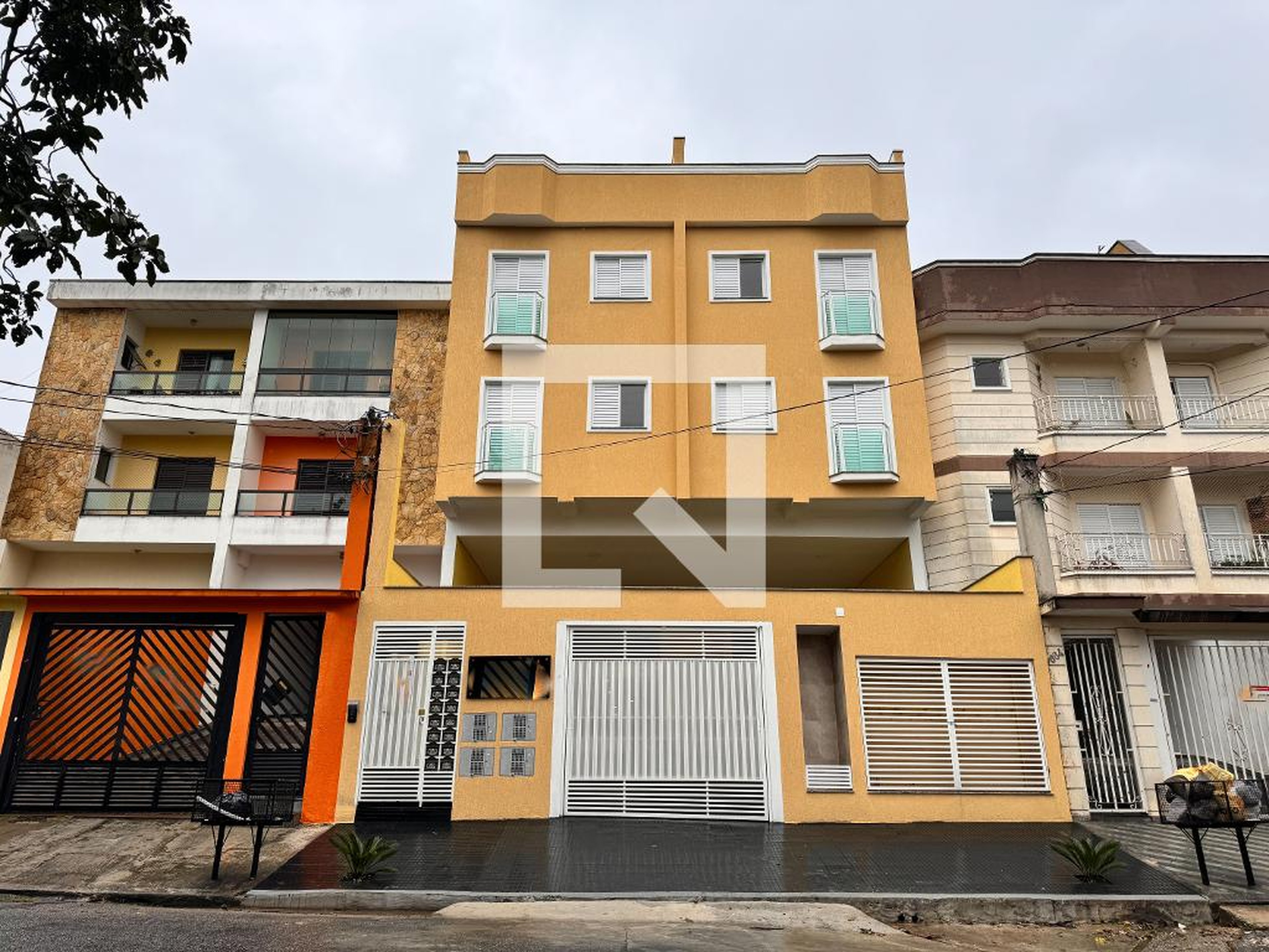 Fachada Condomínio em Rua Araguaia, 672