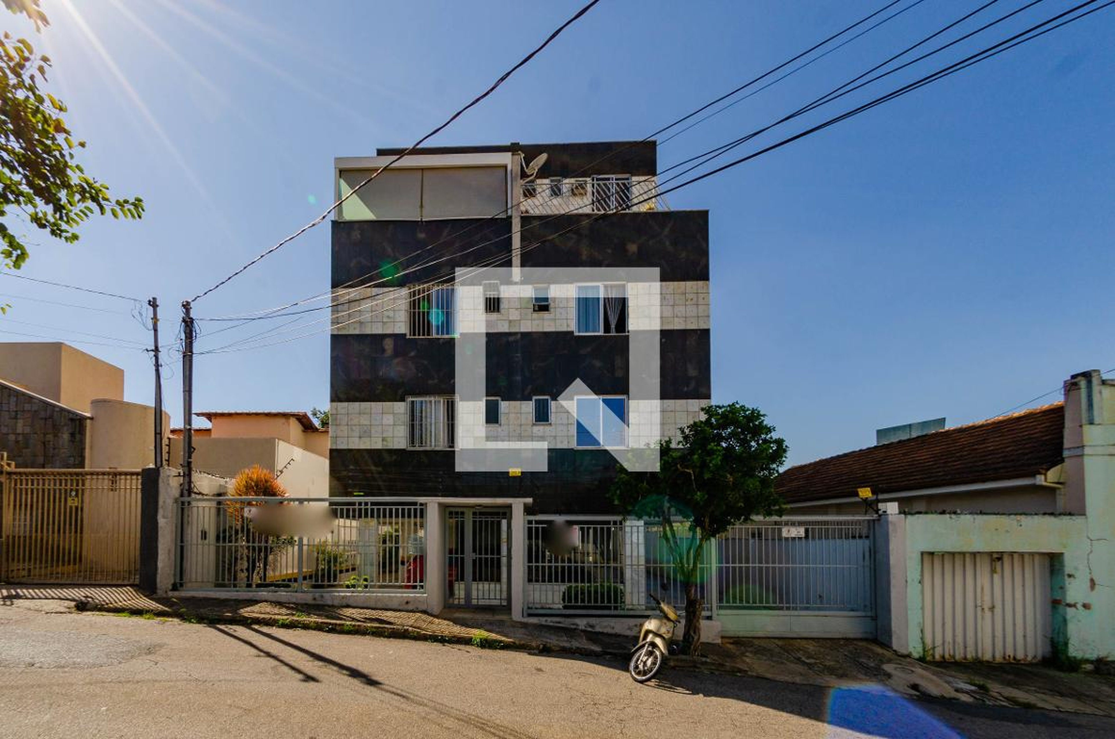 Fachada Condomínio Benjamin Ward