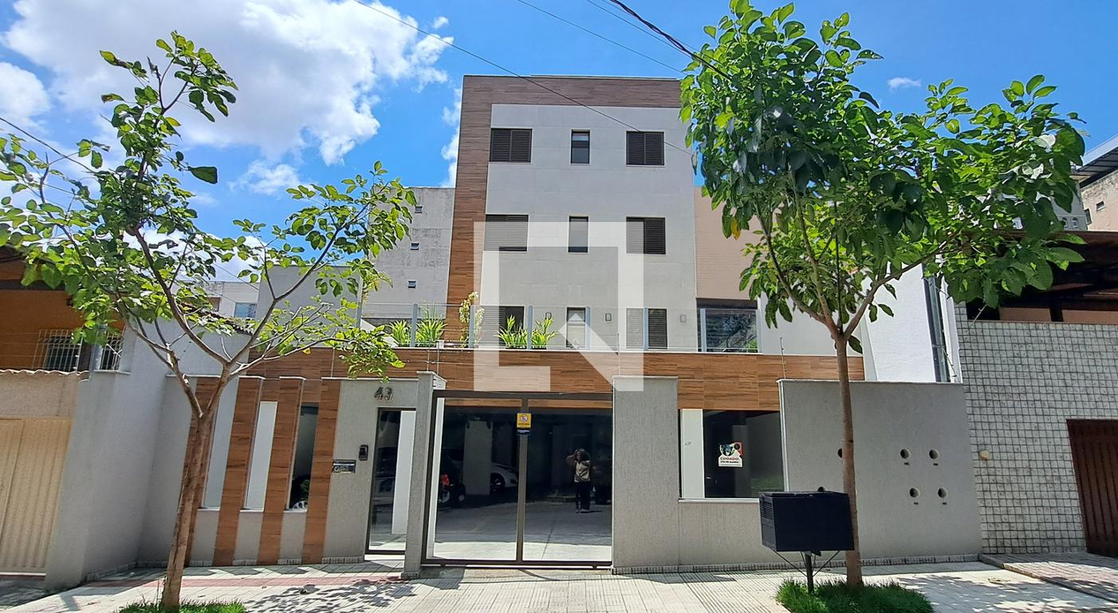 Fachada Condomínio em Rua Desembargador Lincoln Prates, 43