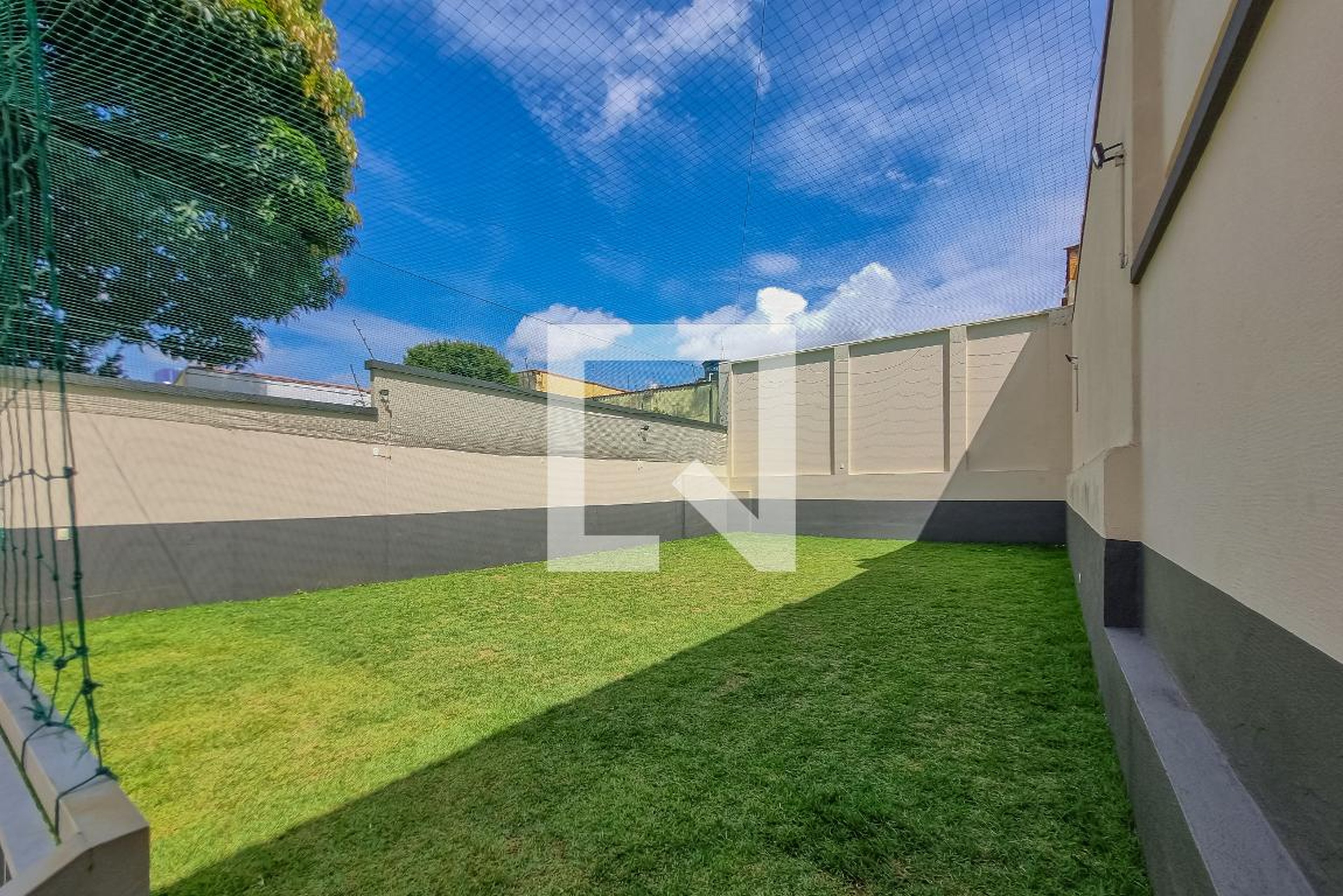 Quadra Condomínio em Rua Costa Senna, 829