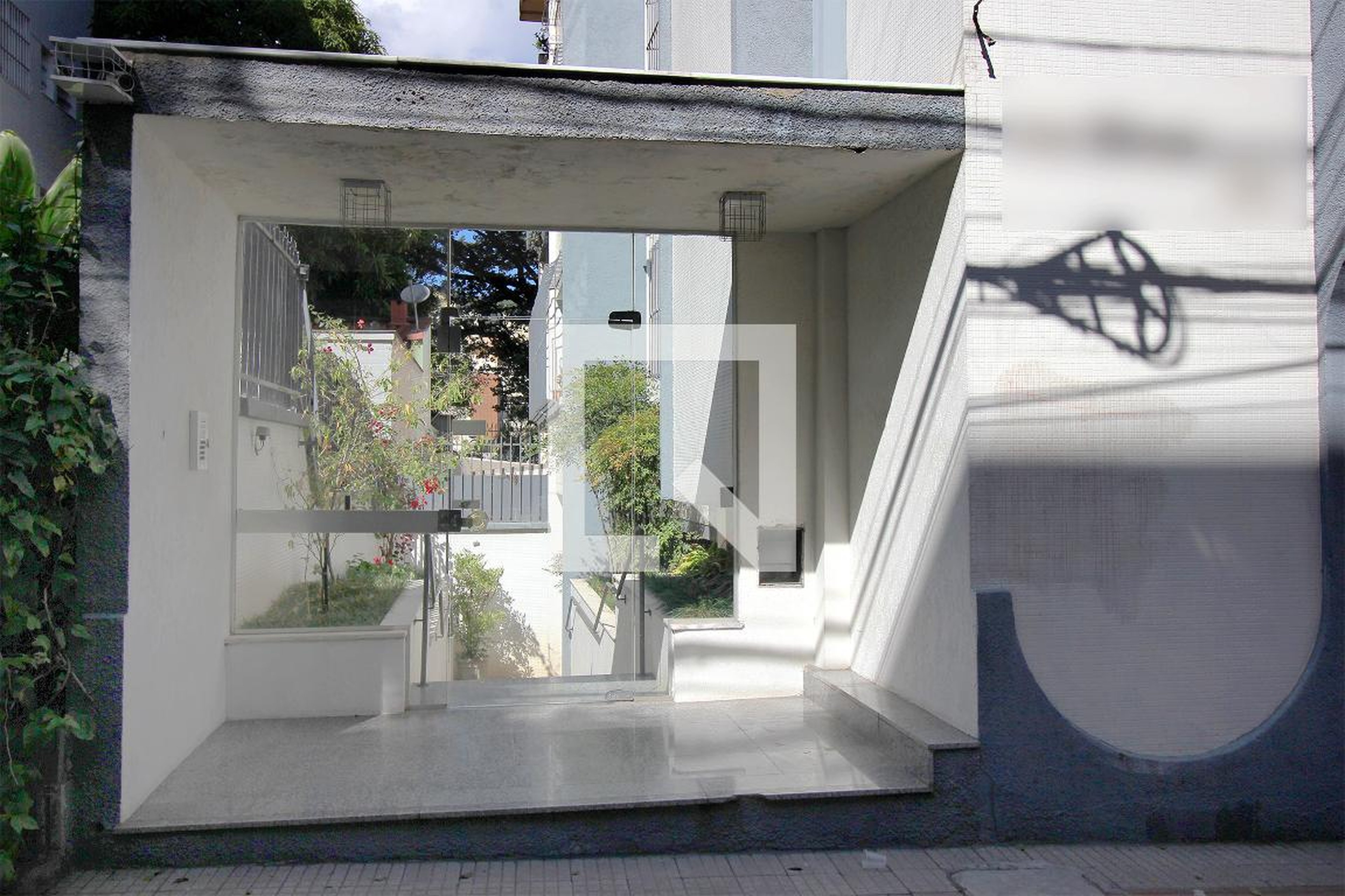 Fachada Condomínio em Rua Desembargador Mario Matos, 358