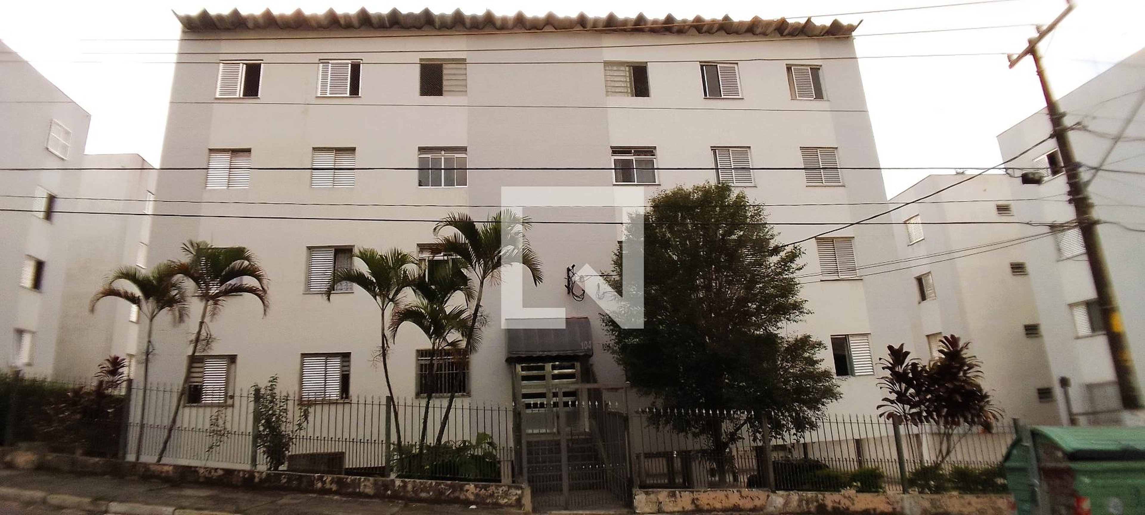 Fachada Condomínio em Rua Paulo Ângelo Lanzarini, 104