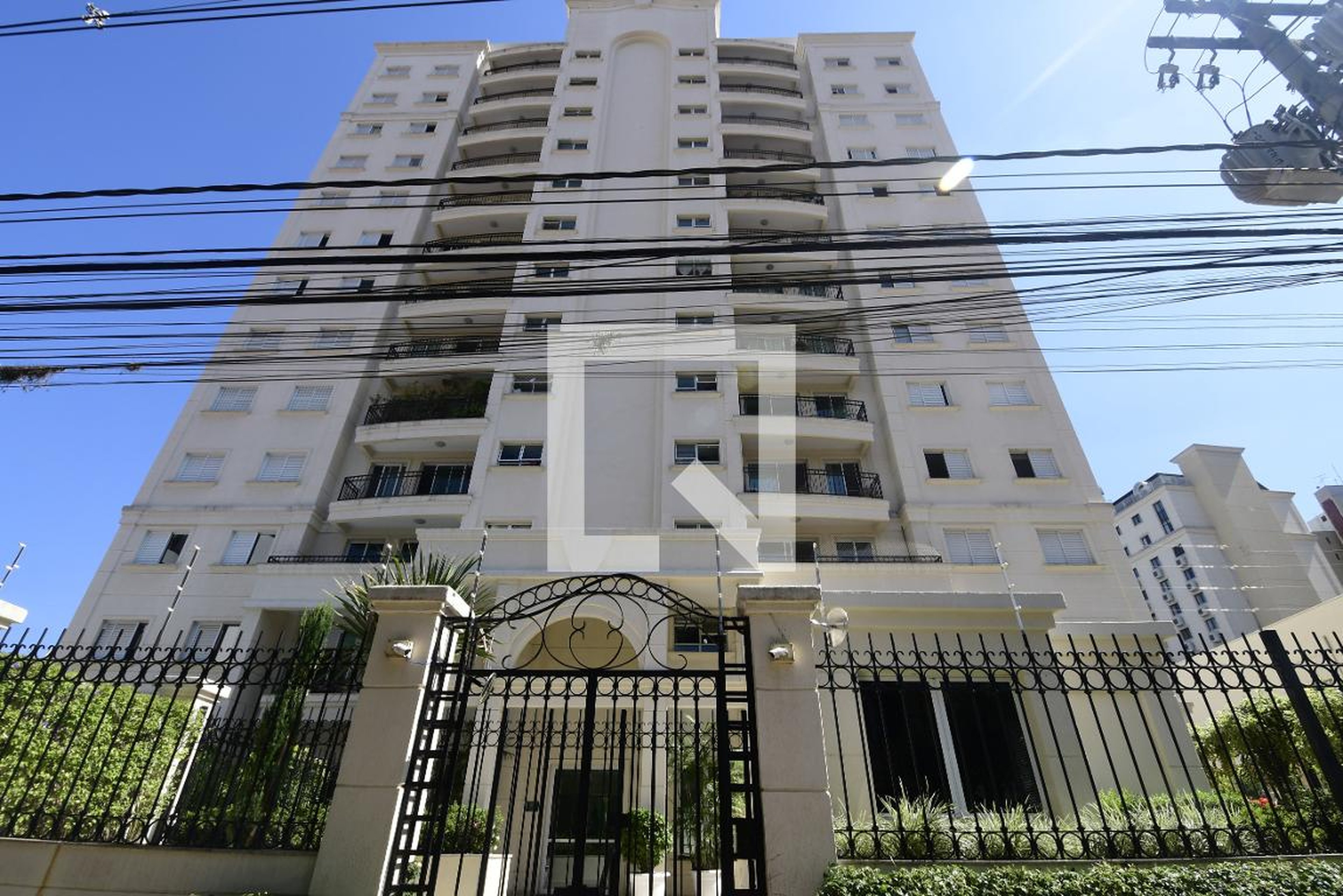 Fachada do Prédio Condomínio em Rua Dona Presciliana Soares, 43