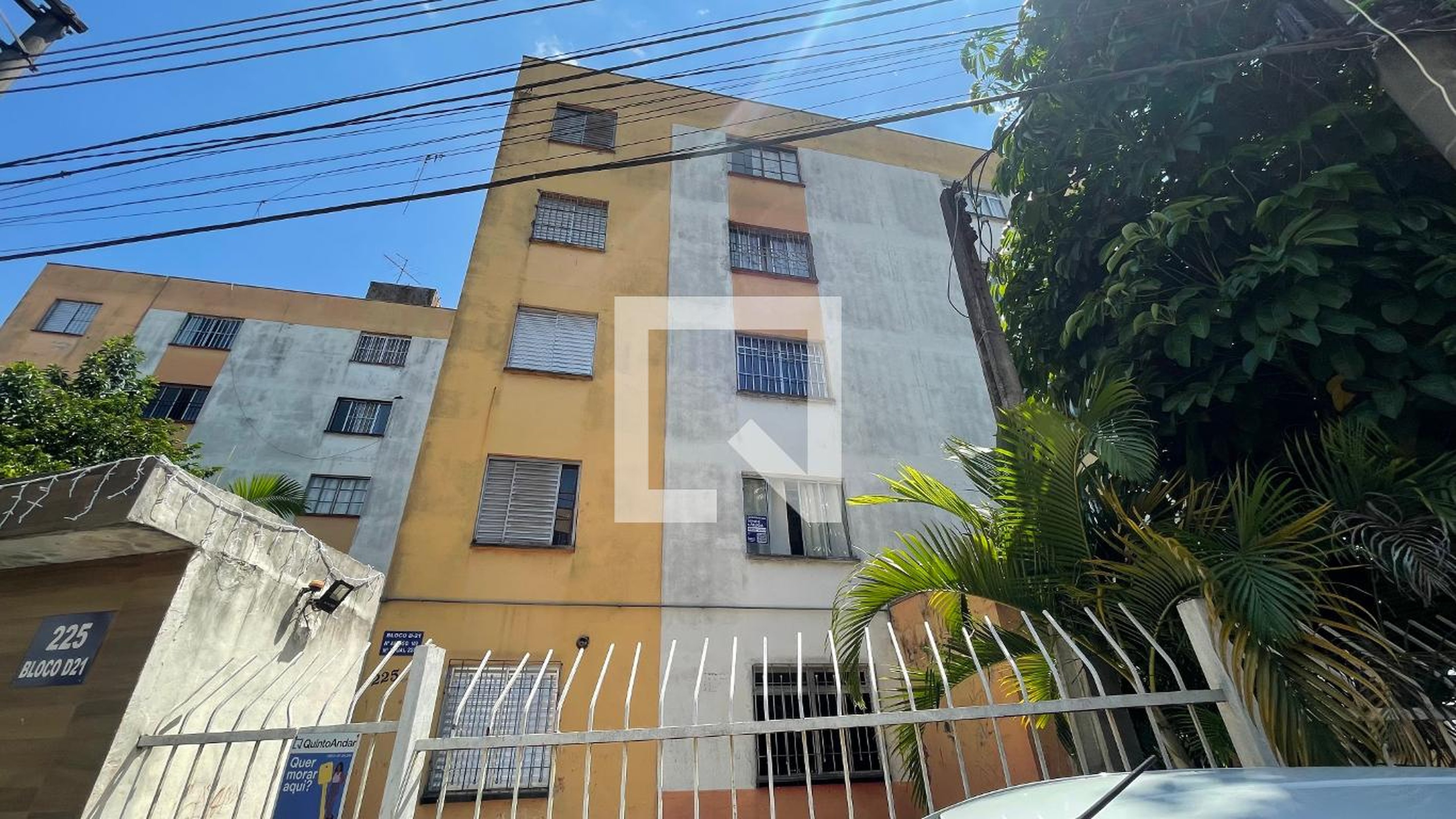 Fachada do Prédio Condomínio em Rua Pedro Maciel, 225