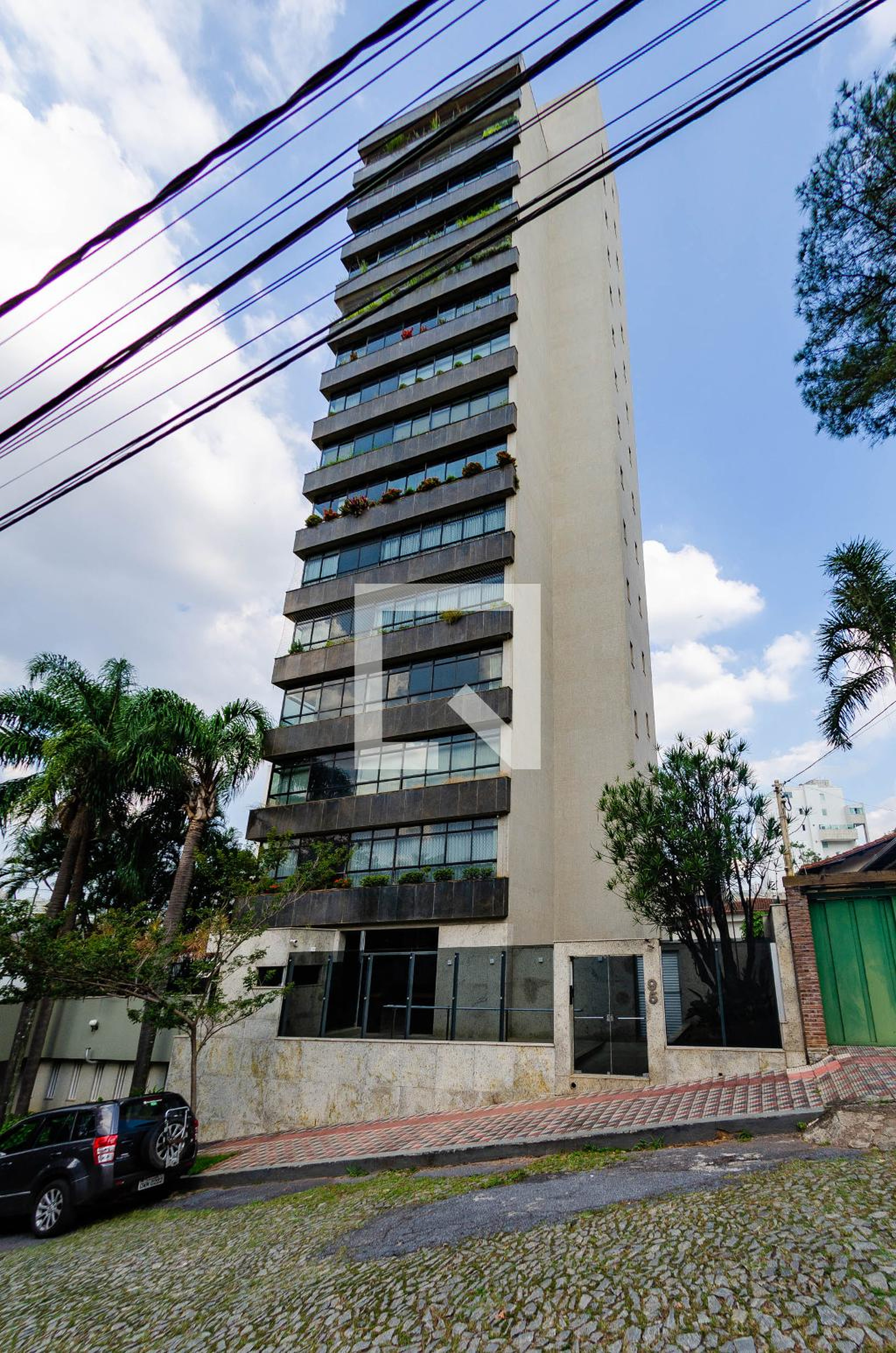 Fachada Condomínio em Rua Araújo Ribeiro, 95