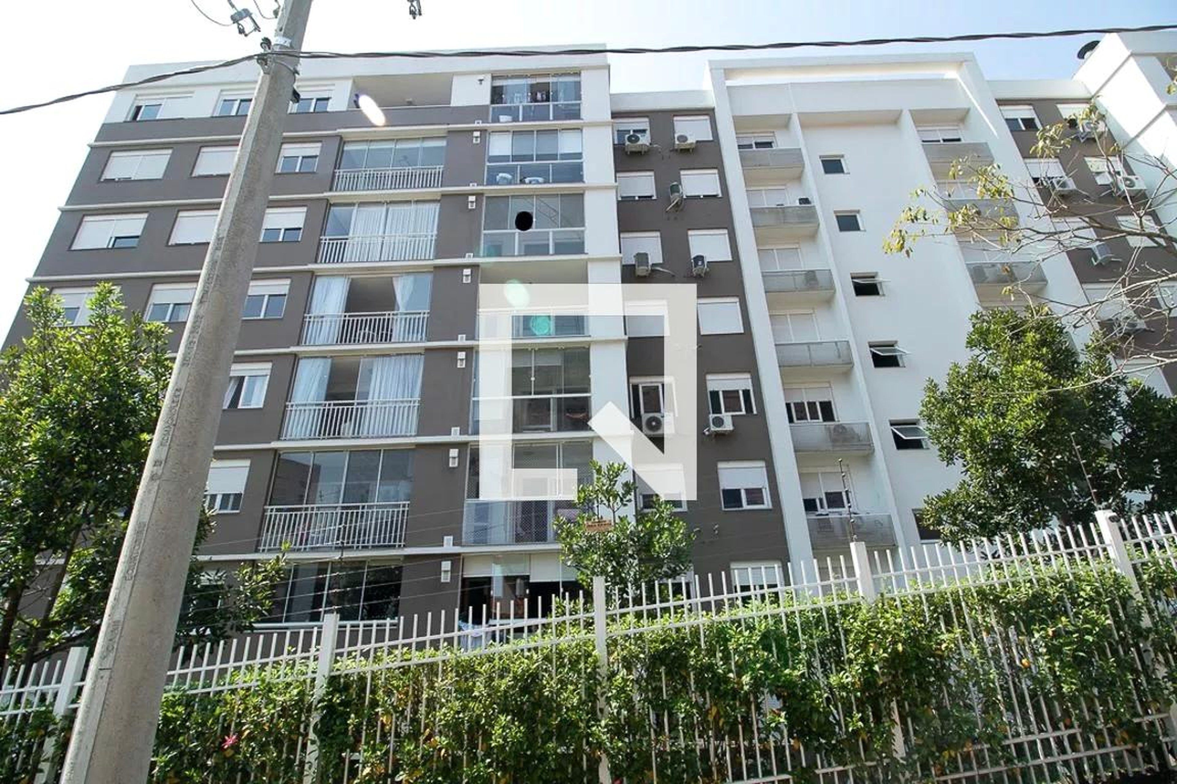 Fachada do condomínio Condomínio Bravo