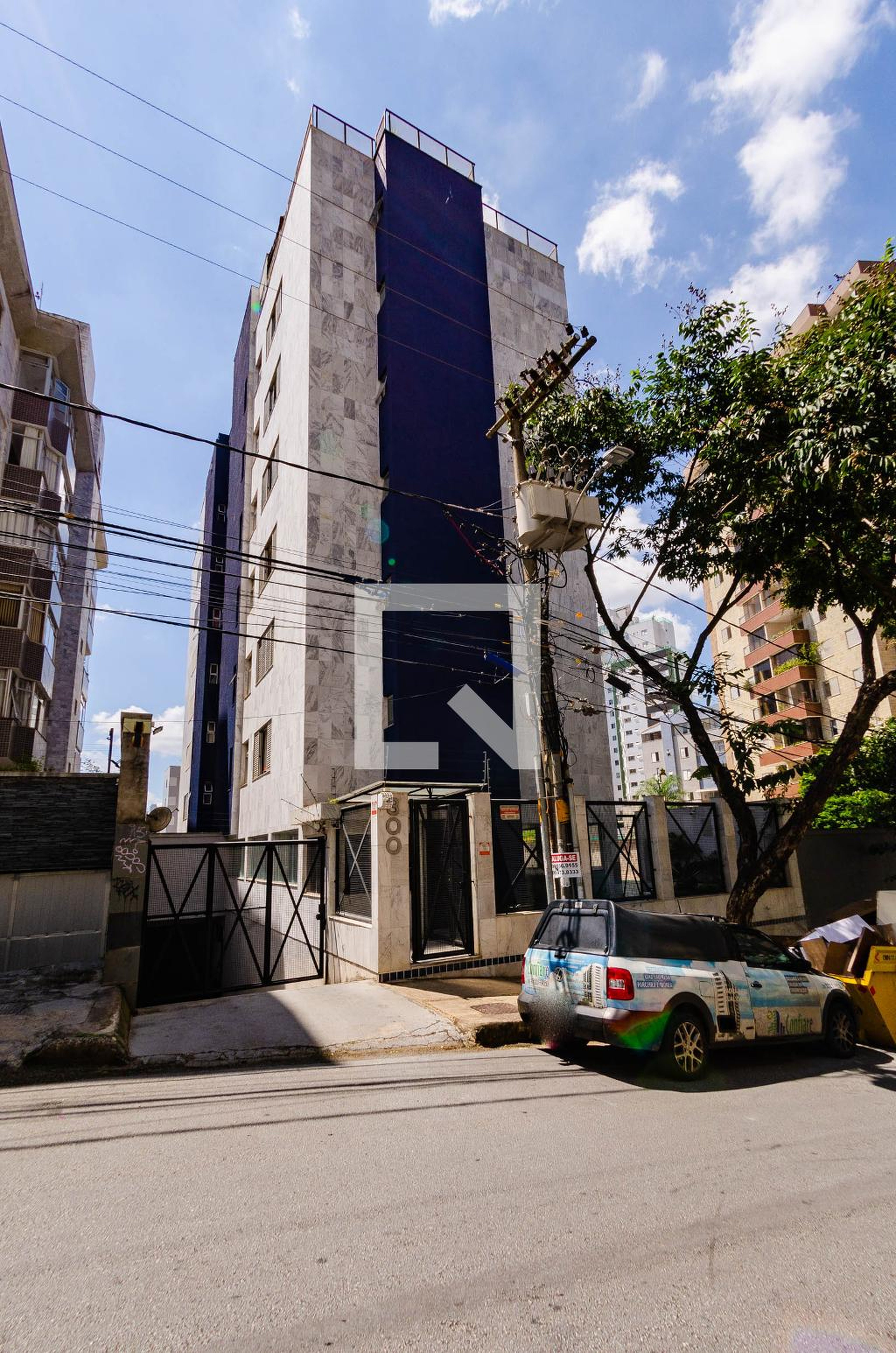 Fachada Condomínio em Rua Professora Bartira Mourão, 300