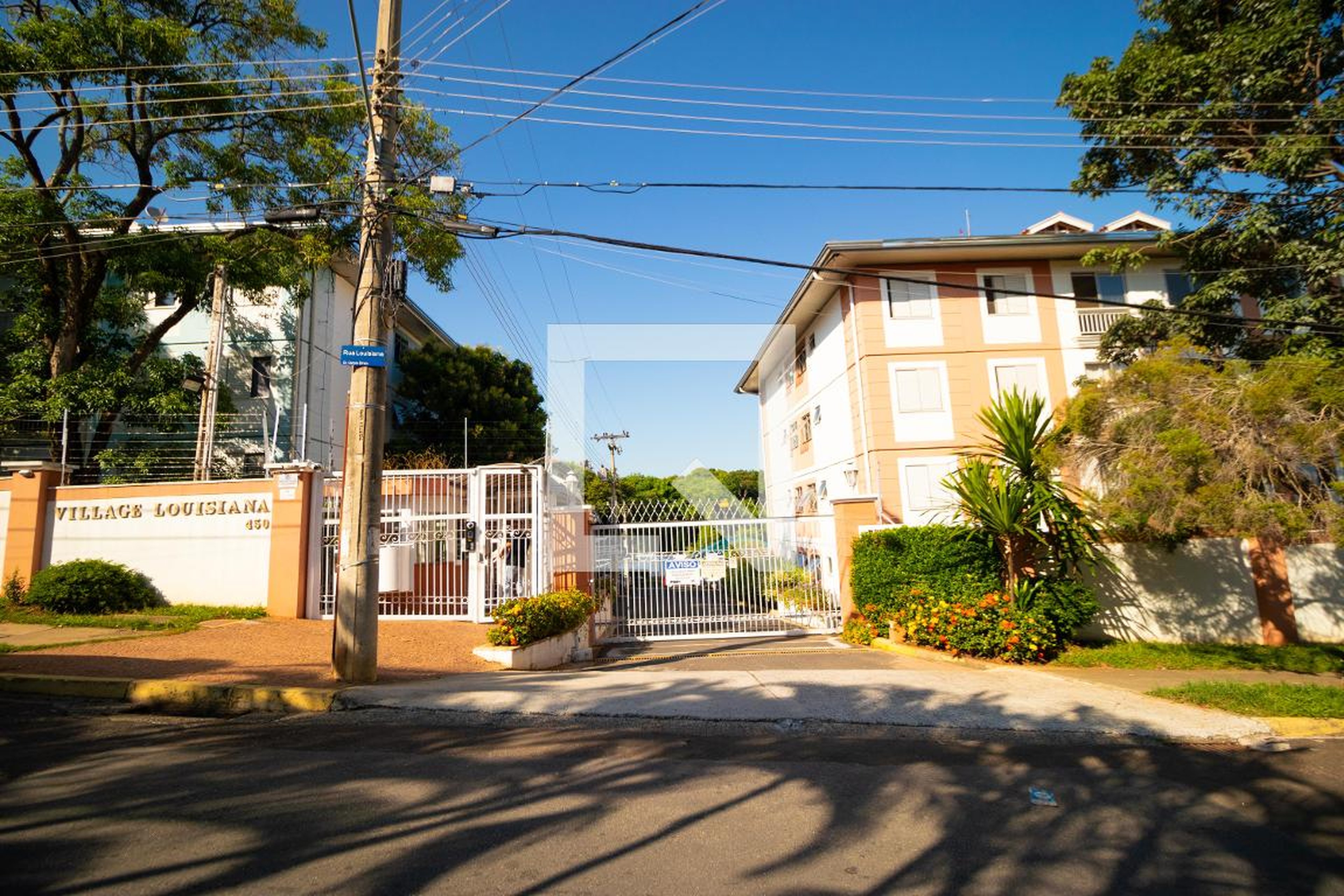 Fachada Condomínio em Rua Louisiana, 450