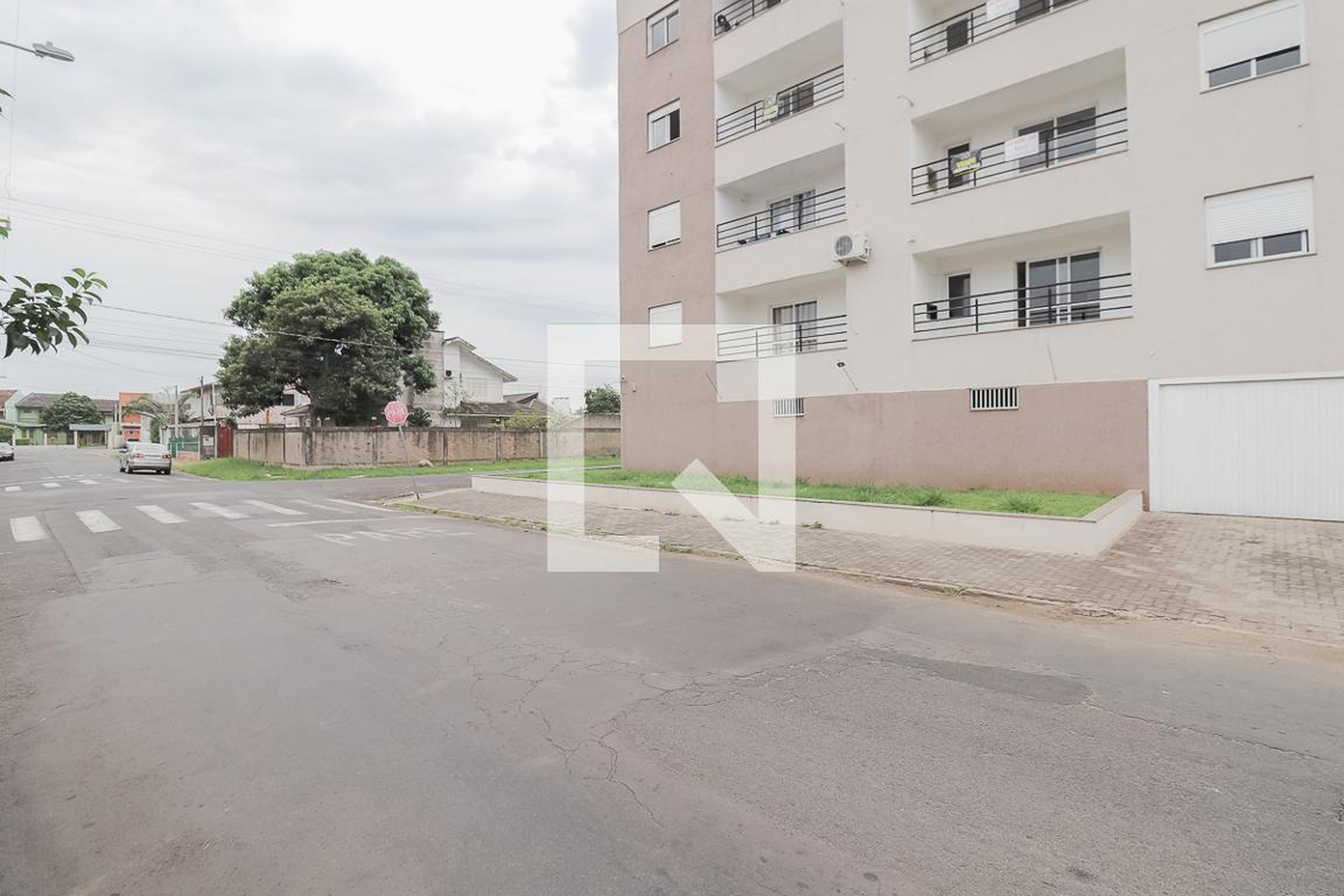 Fachada Condomínio em Rua Dona Anna Nery, 106