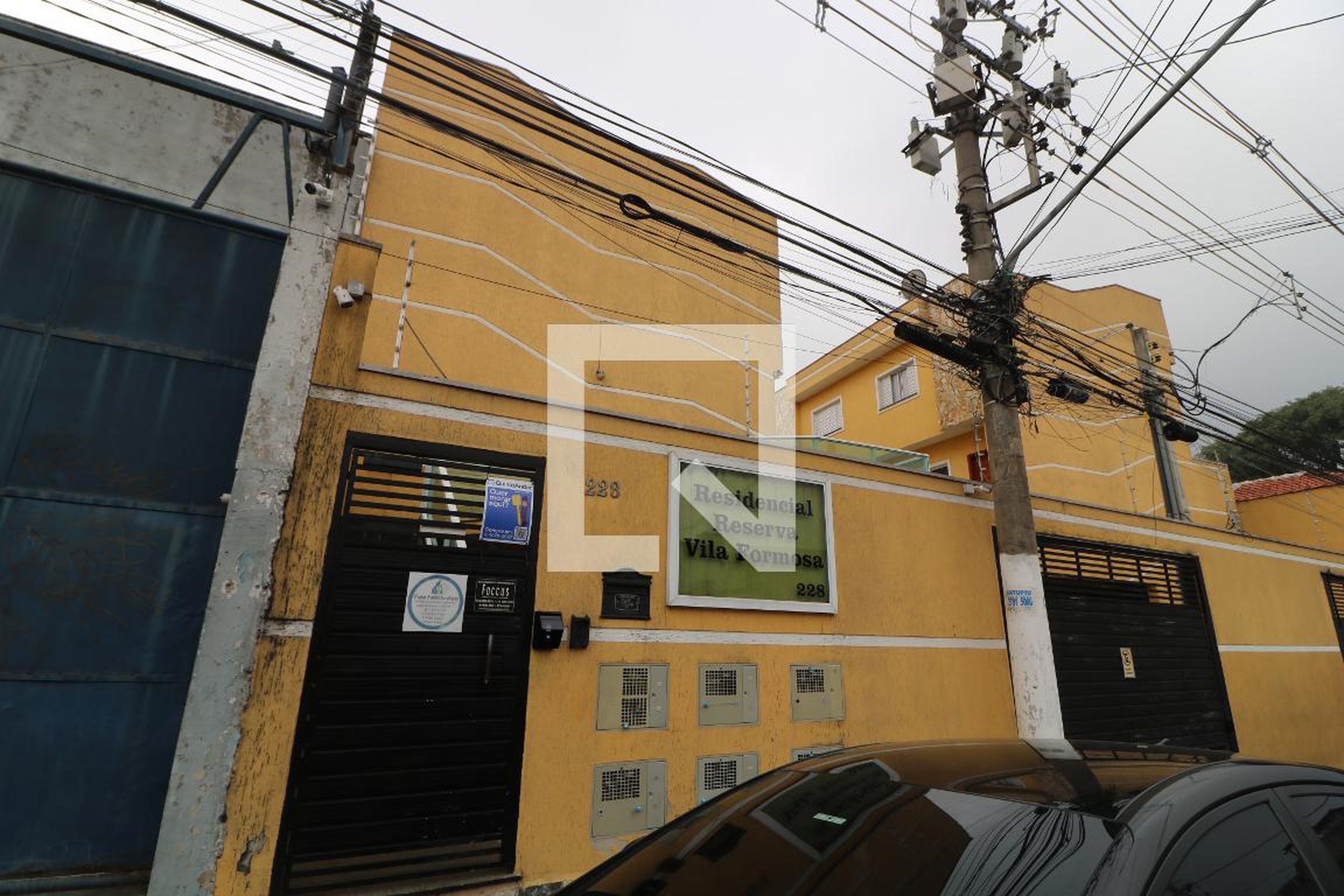 Fachada do Prédio Condomínio em Rua Joaquim Peixoto, 228