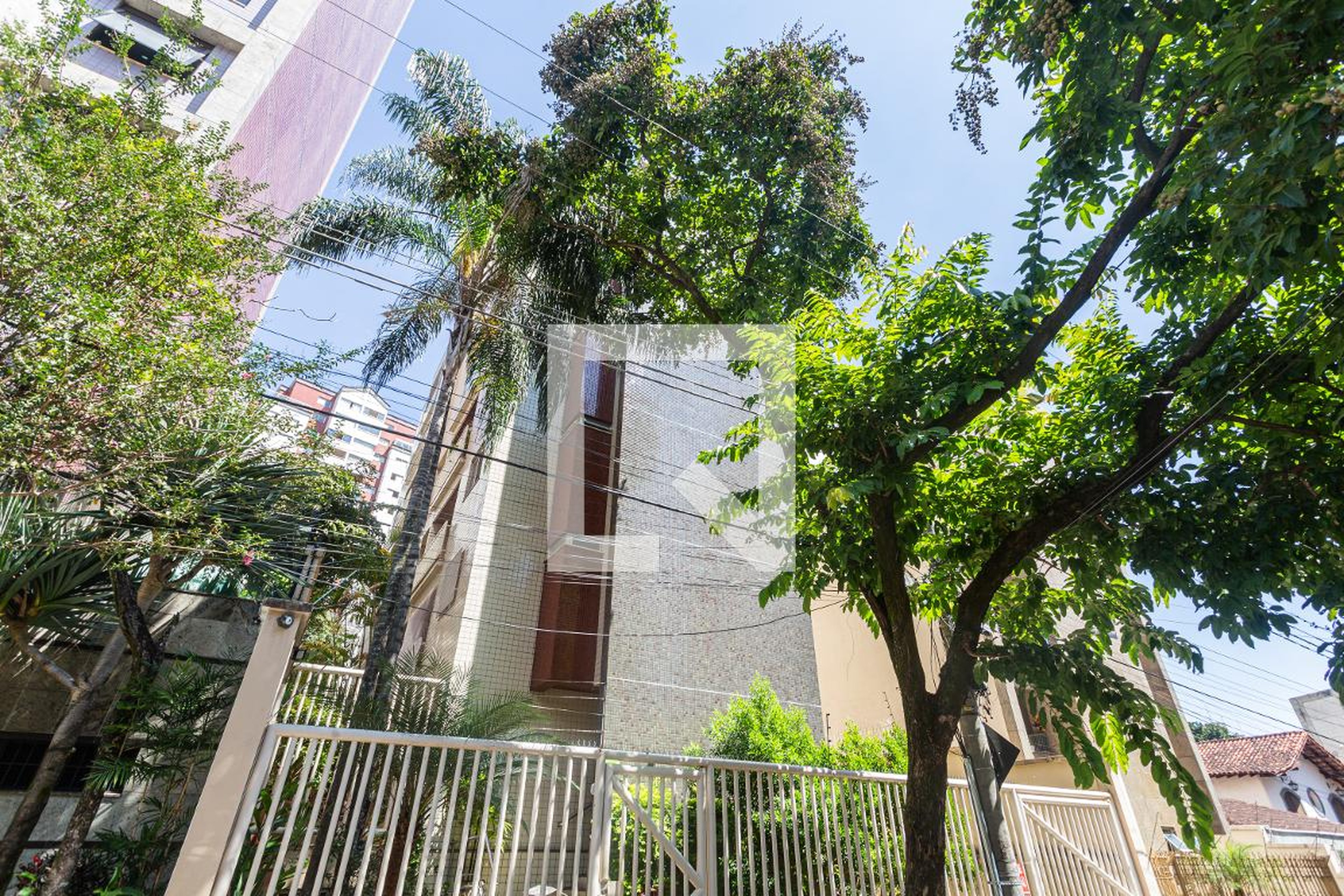 Fachada Condomínio em Rua Dona Salvadora, 92