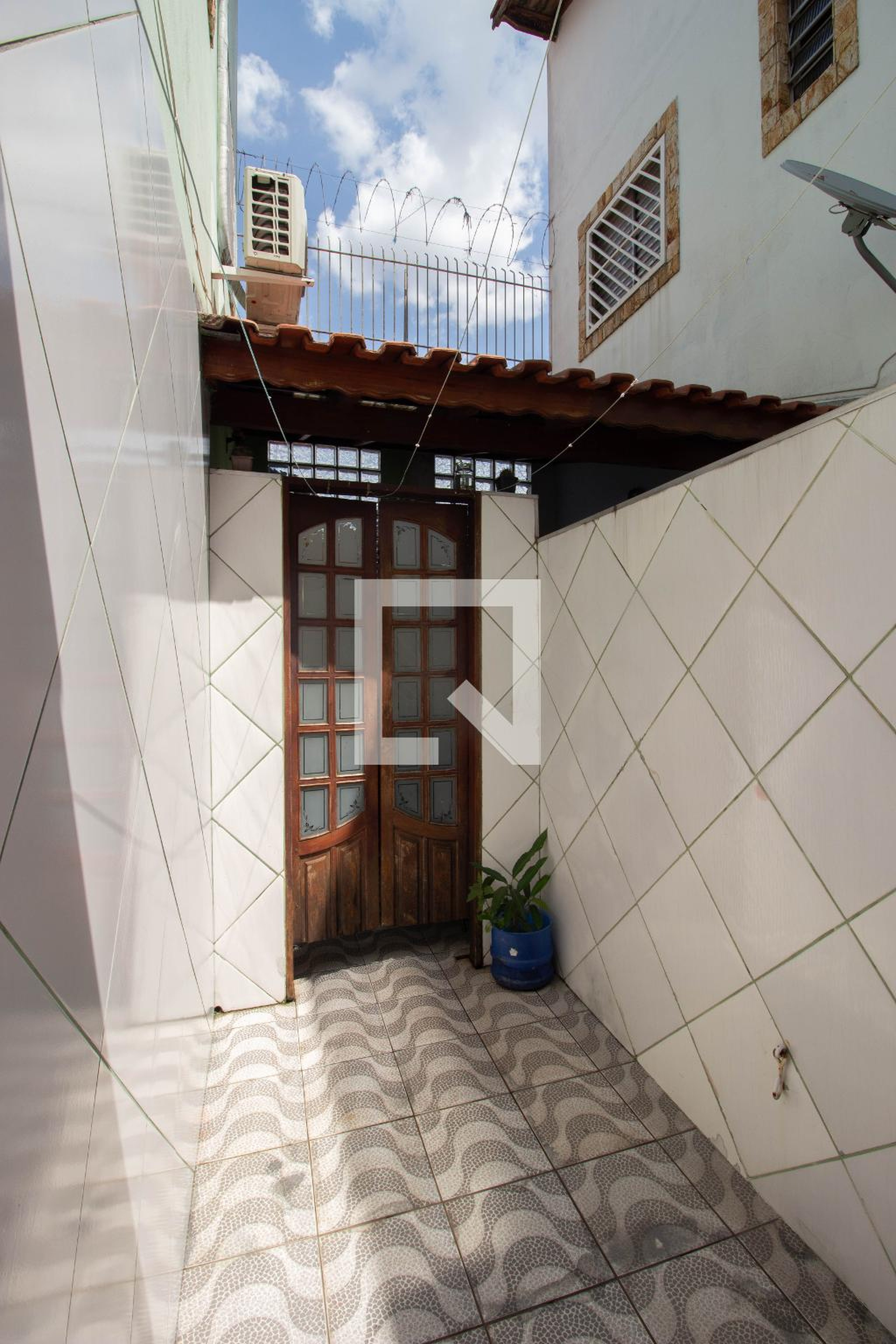 Entrada Residencial Geracina