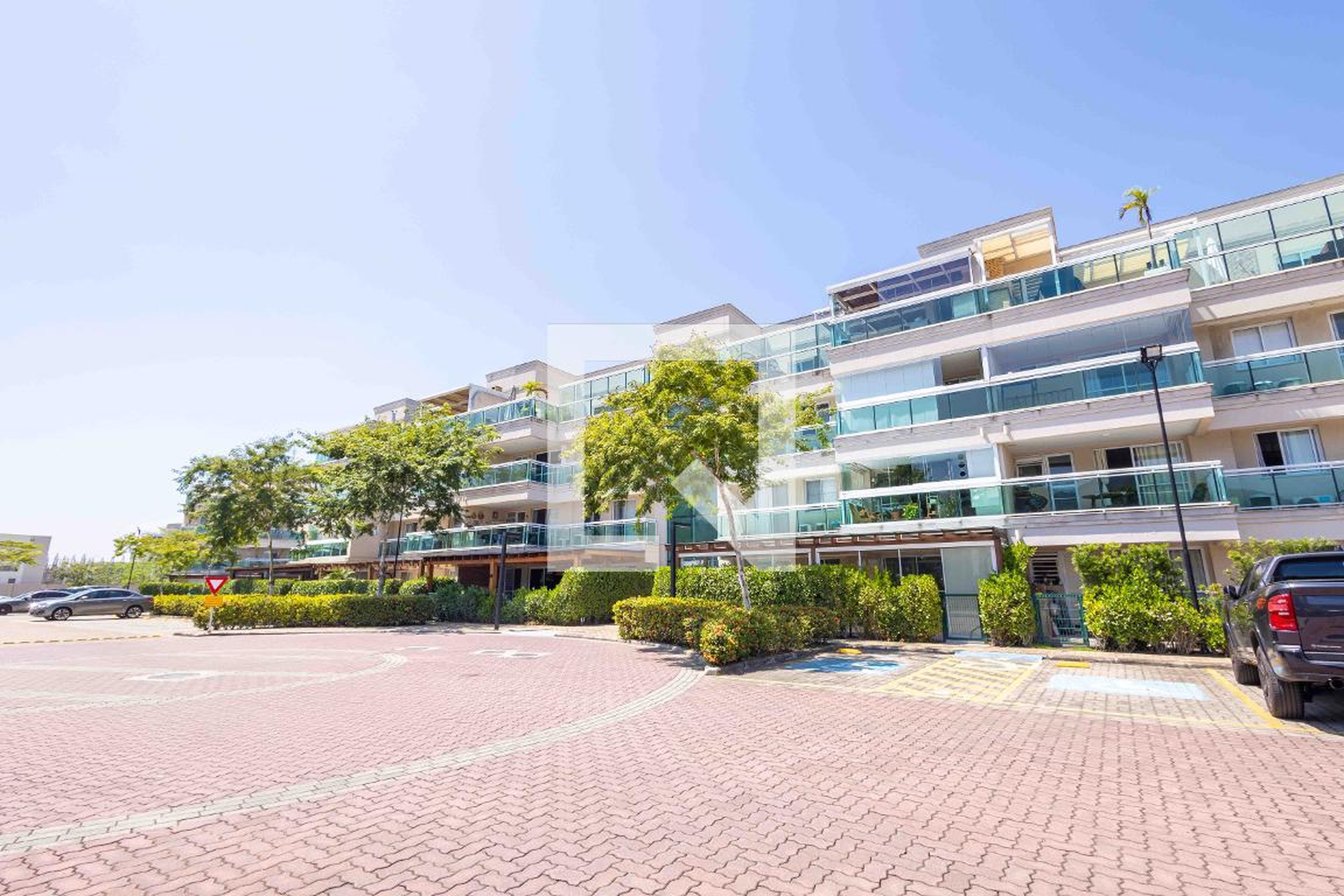 Fachada Condomínio Barra Village Prime