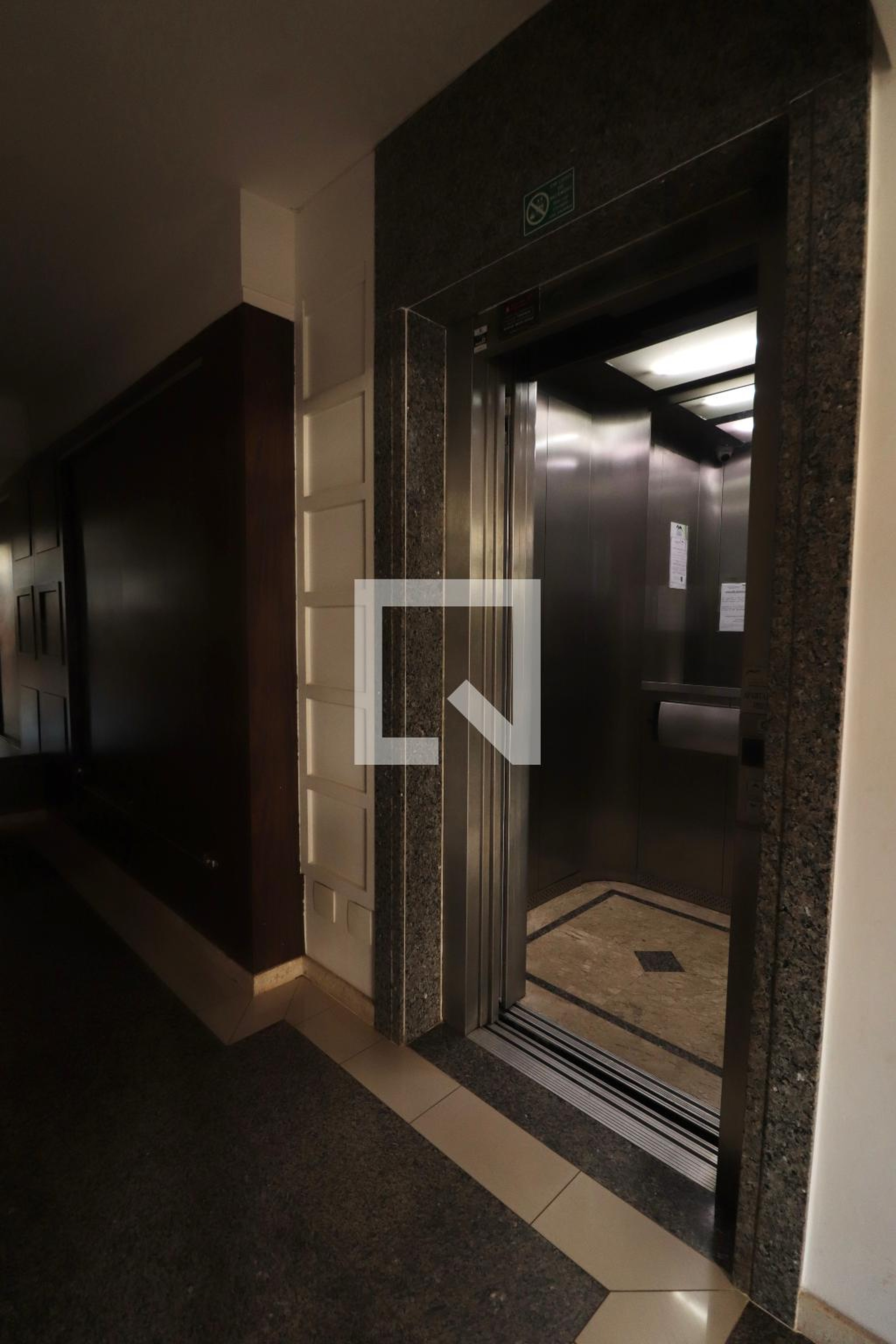 Elevador - Ilhas de Flamboyant