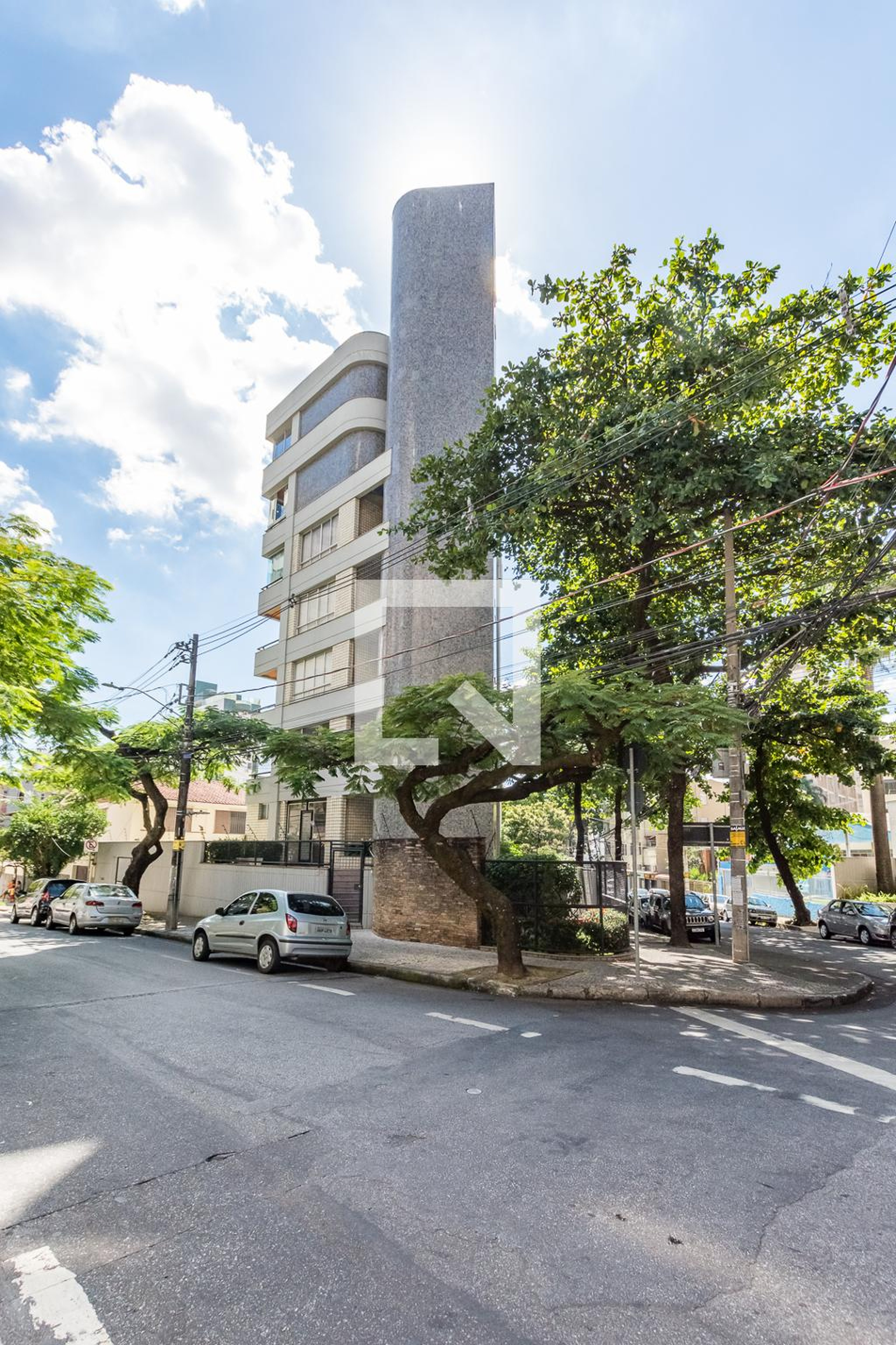 Fachada Condomínio em Rua Herculano de Freitas, 754