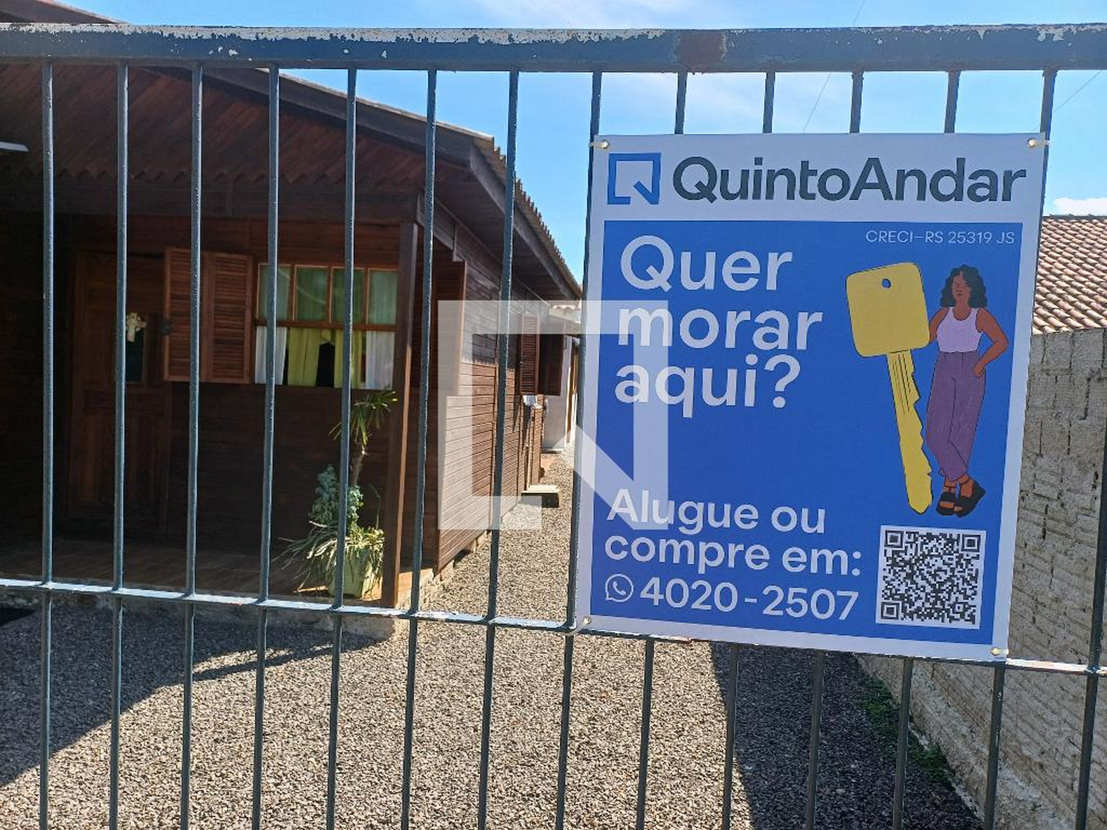 Fachada Condomínio em Rua Canafístula, 60