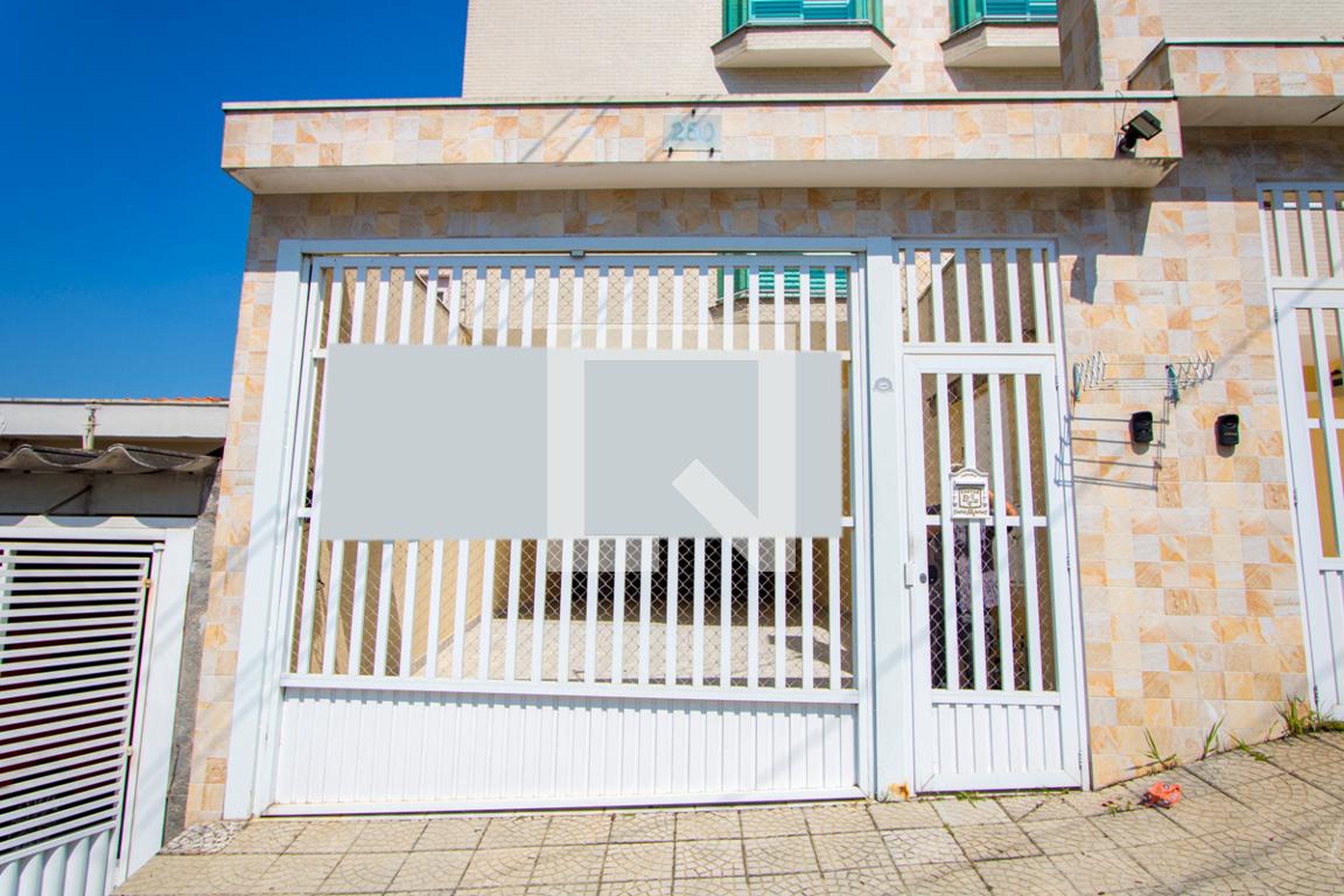 Fachada Condomínio em Rua Jacareí, 250