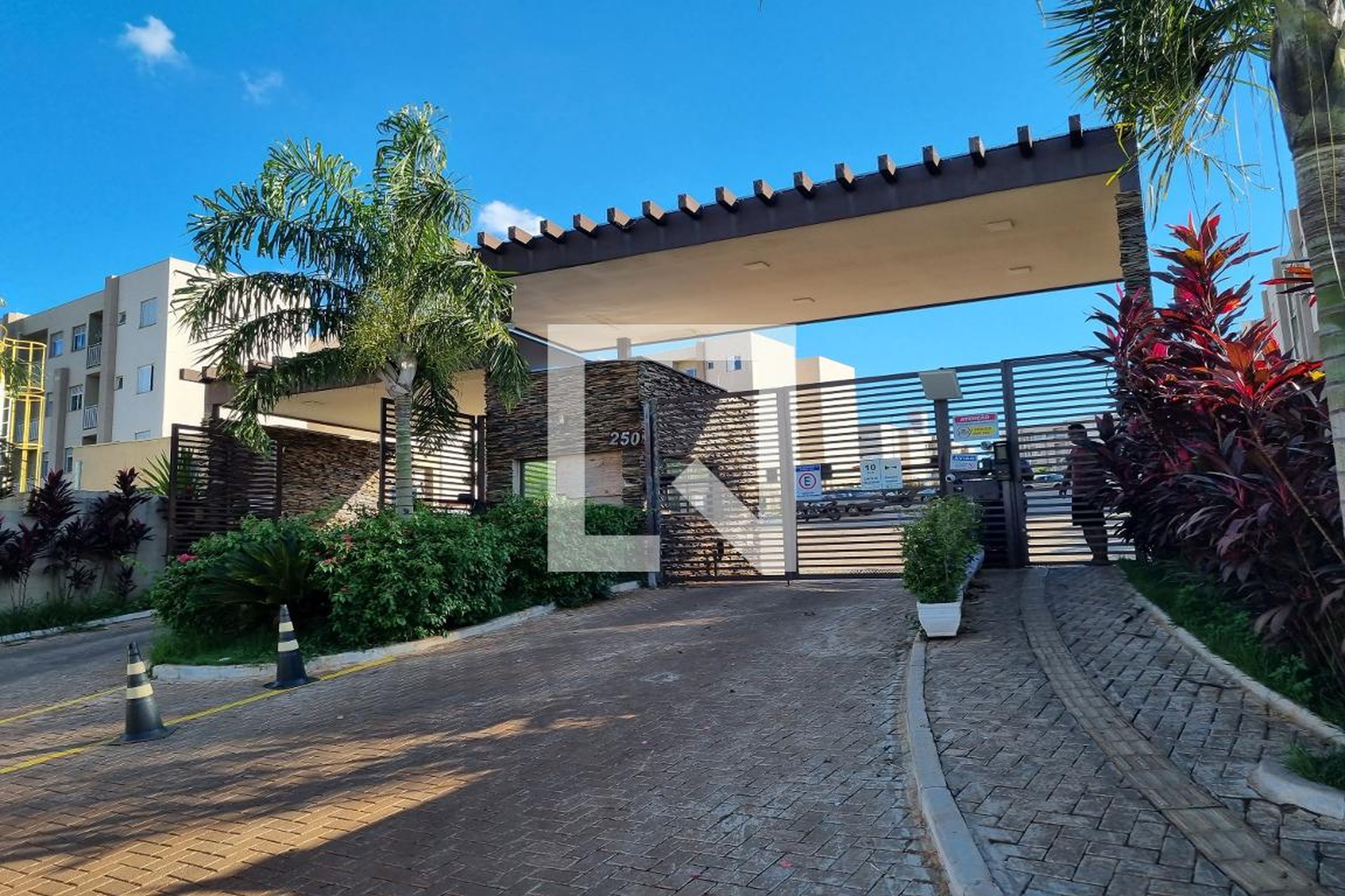 Fachada Condomínio em Avenida Miguel Padulla, 155