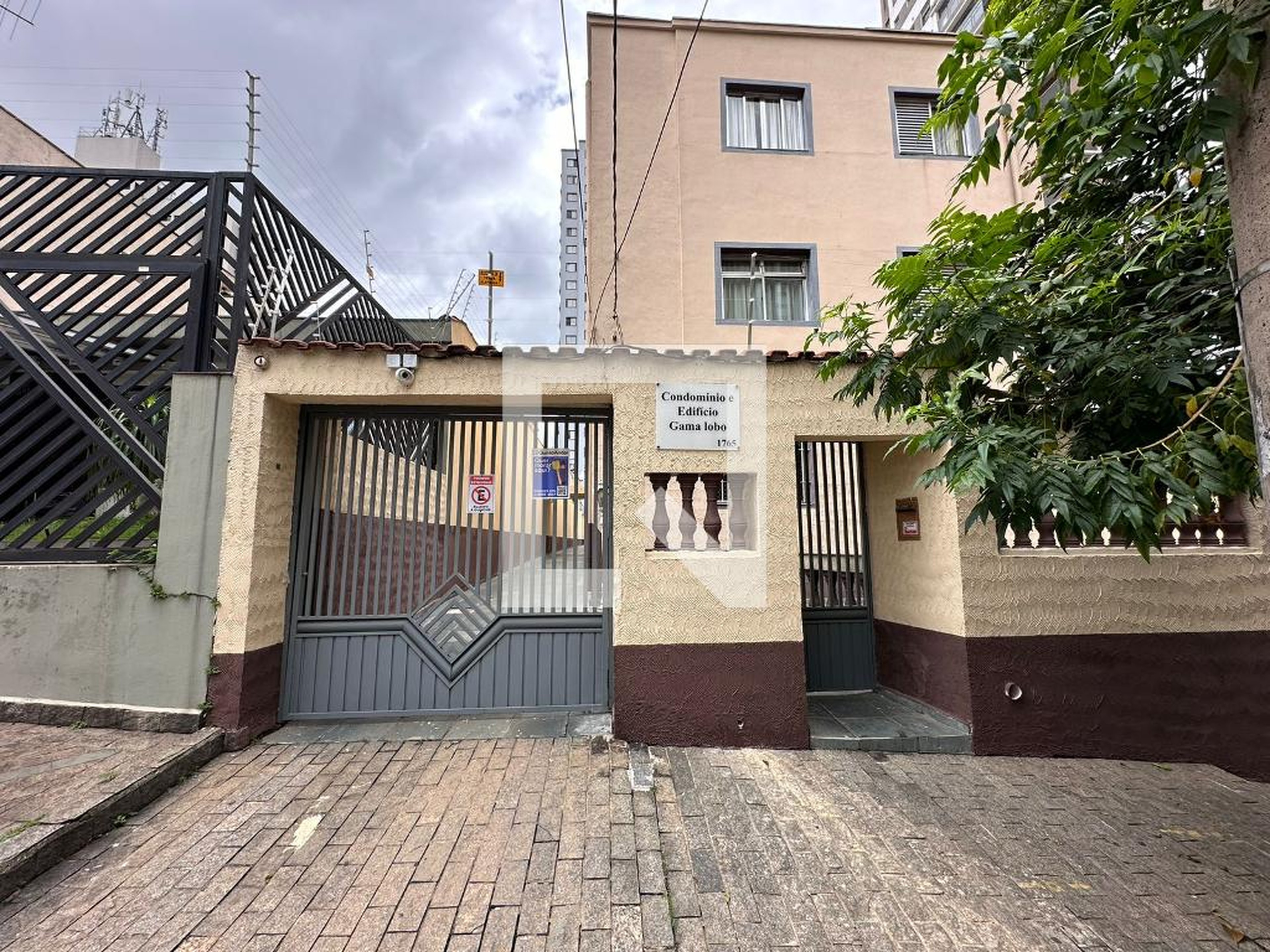 Fachada Condomínio em Rua Gama Lobo, 1765