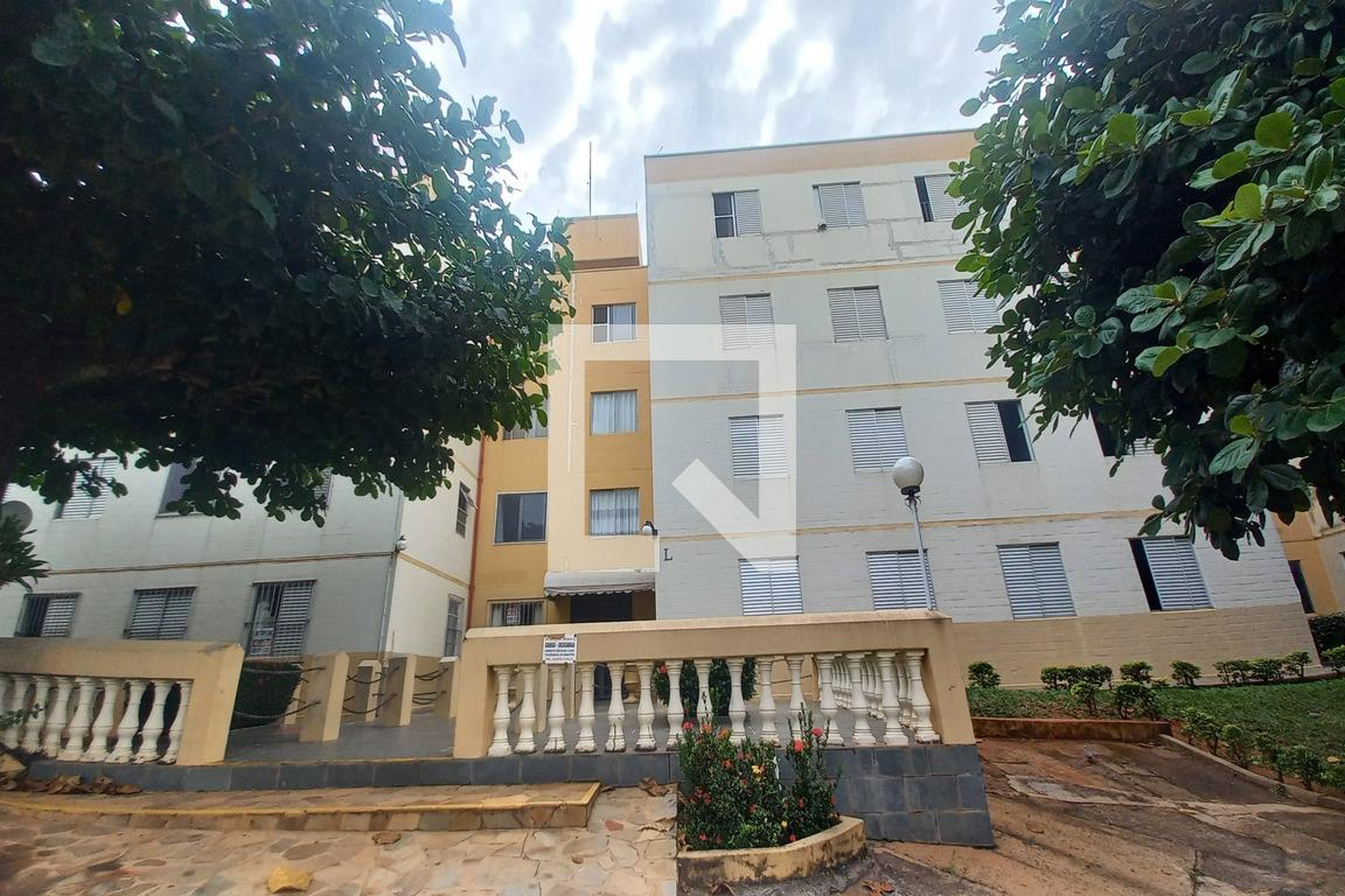 Fachada do Prédio Residencial Bandeirantes - Portaria L