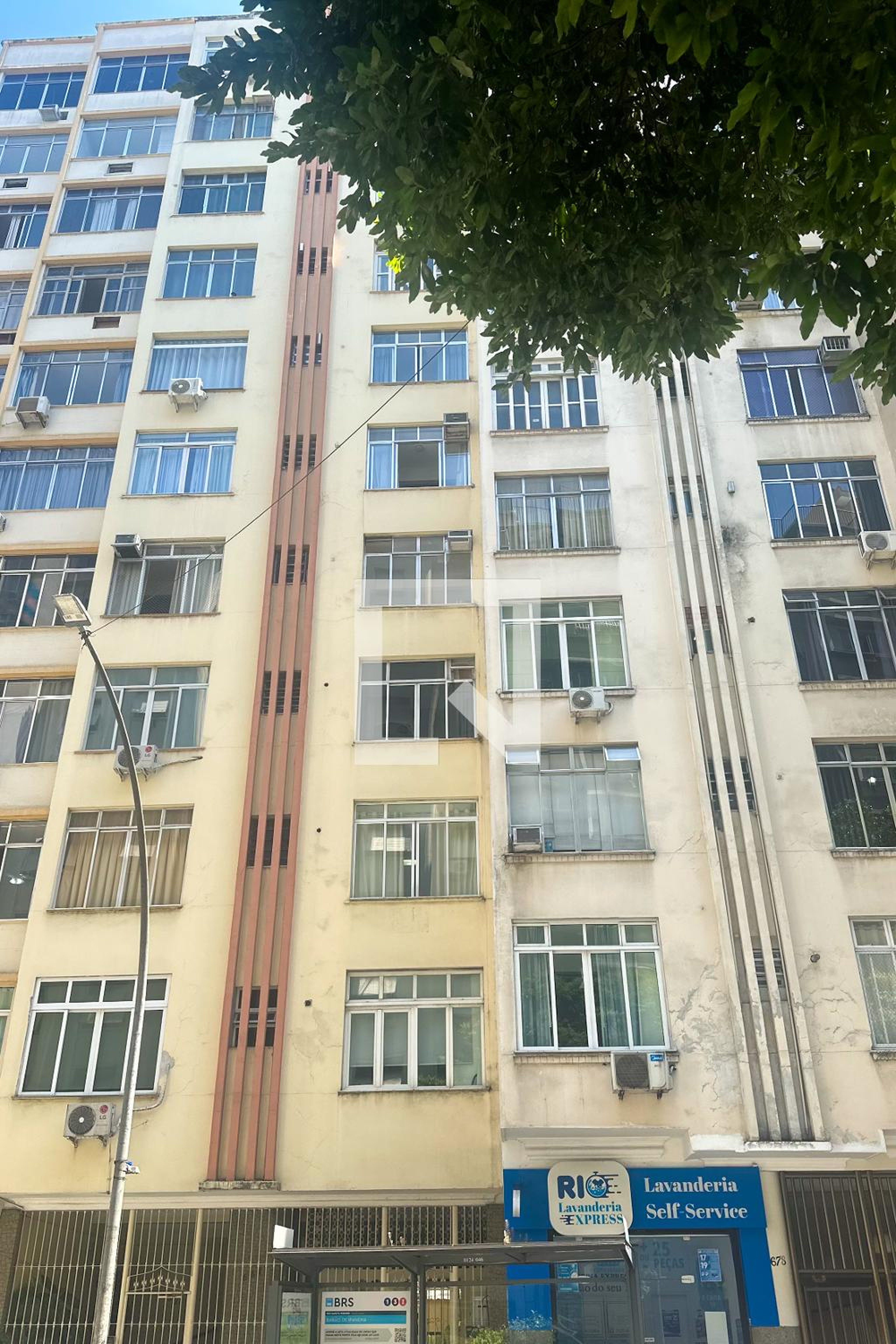 Fachada Edifício Larbos