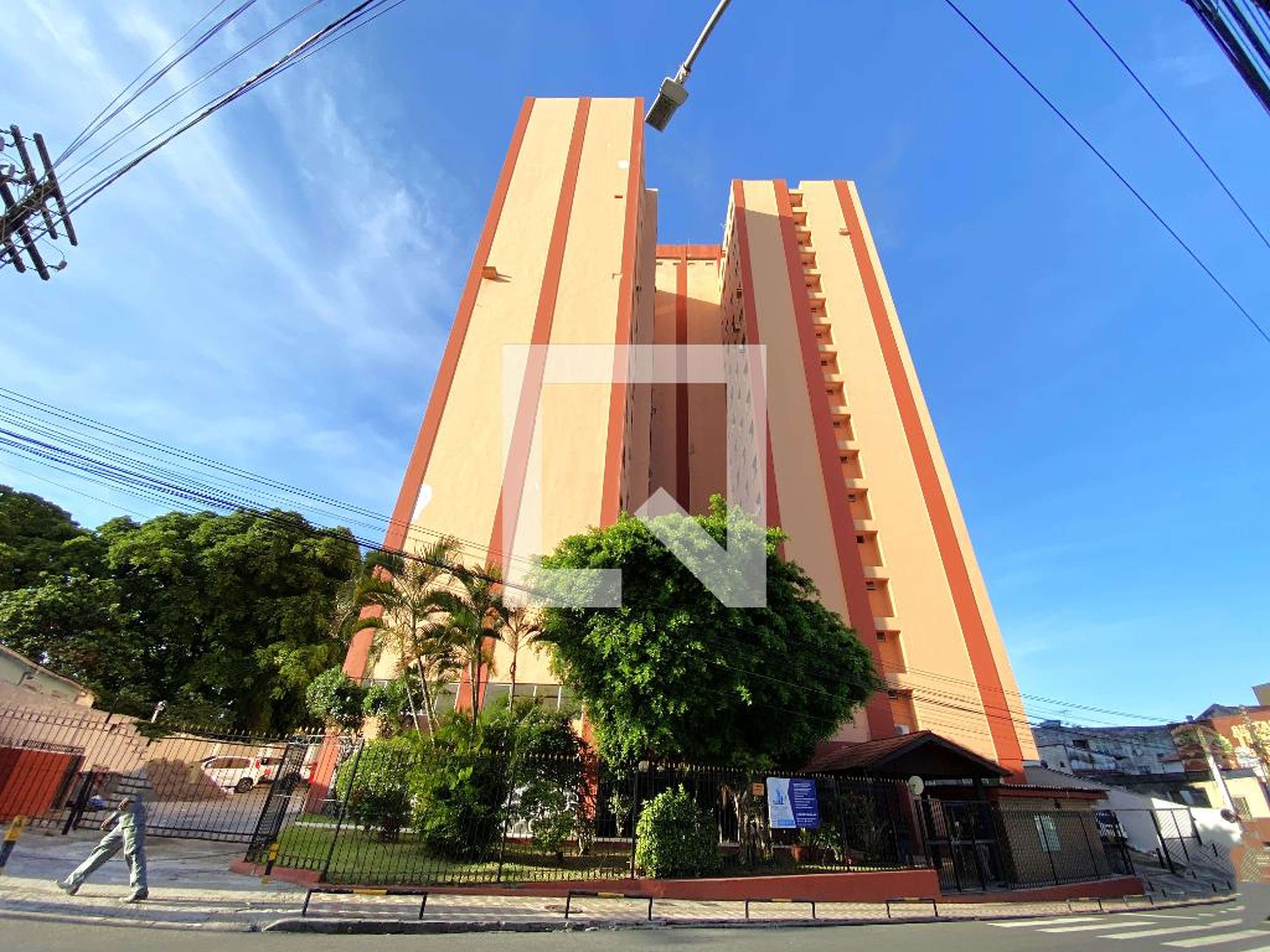 Fachada Condomínio em Rua Frederico Costa, 174