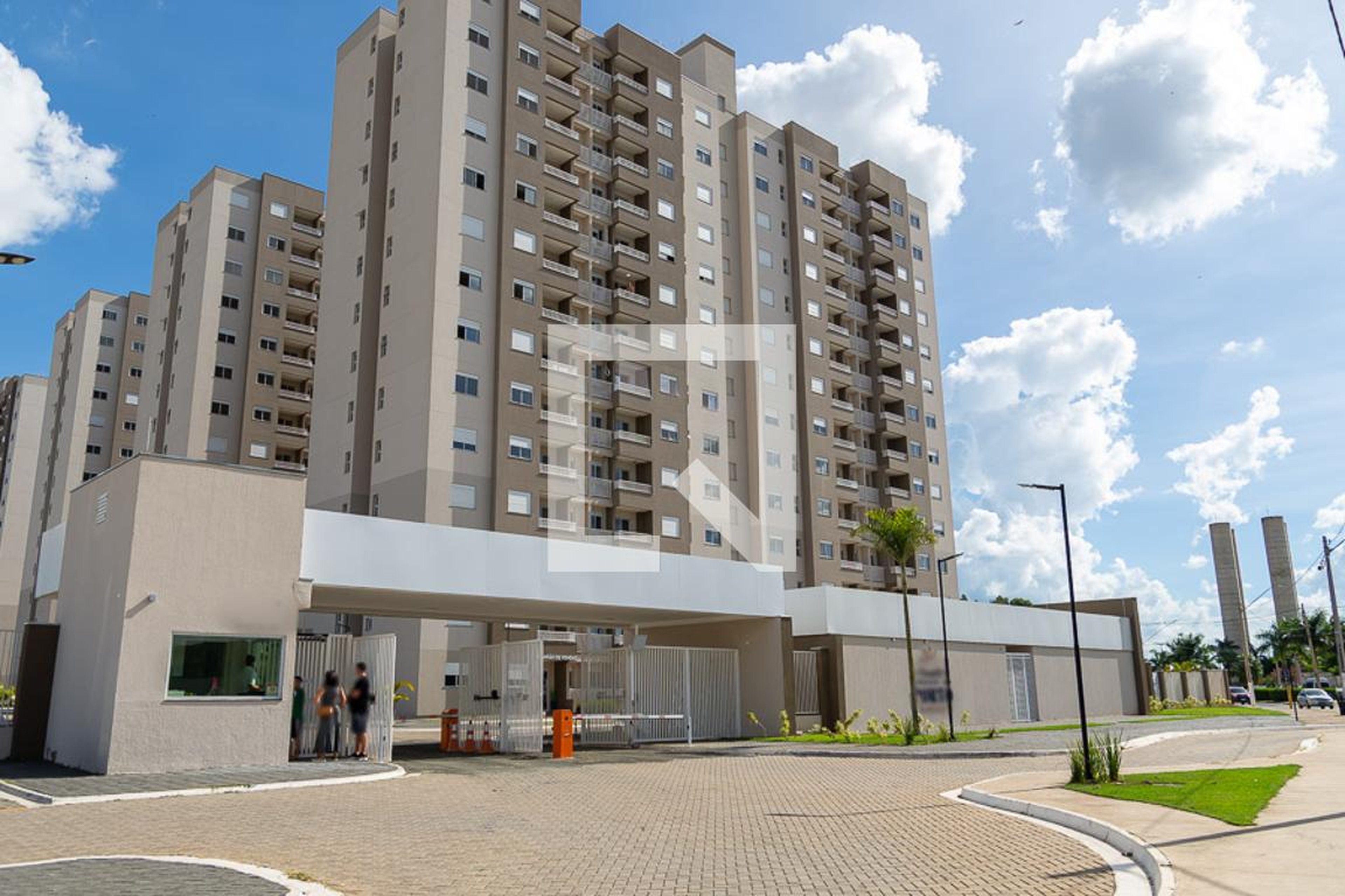 Fachada do Condomínio Condomínio em Avenida Padre Oswaldo Vieira de Andrade, 1330