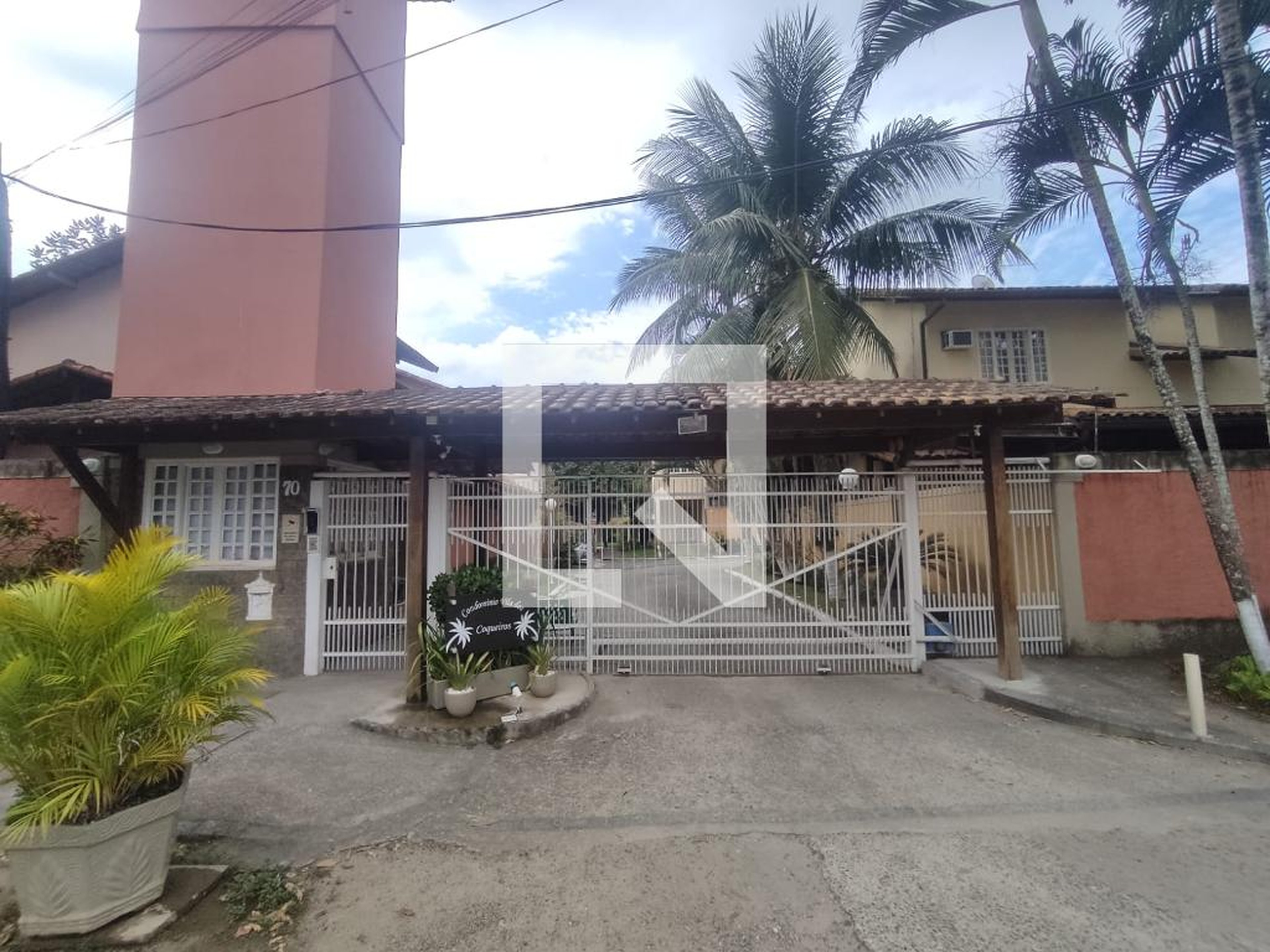 Fachada Condomínio em Rua Expedicionário Luís Lopes Dorneles, 70