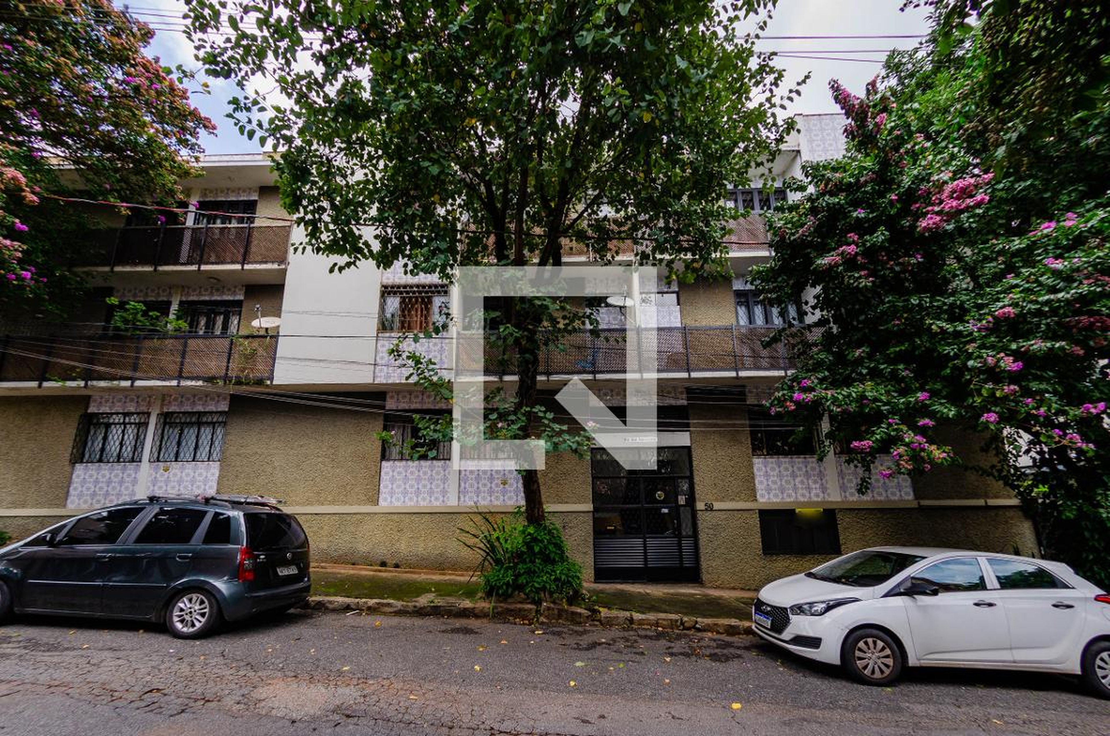 Fachada Condomínio em Rua Henrique Passini, 50