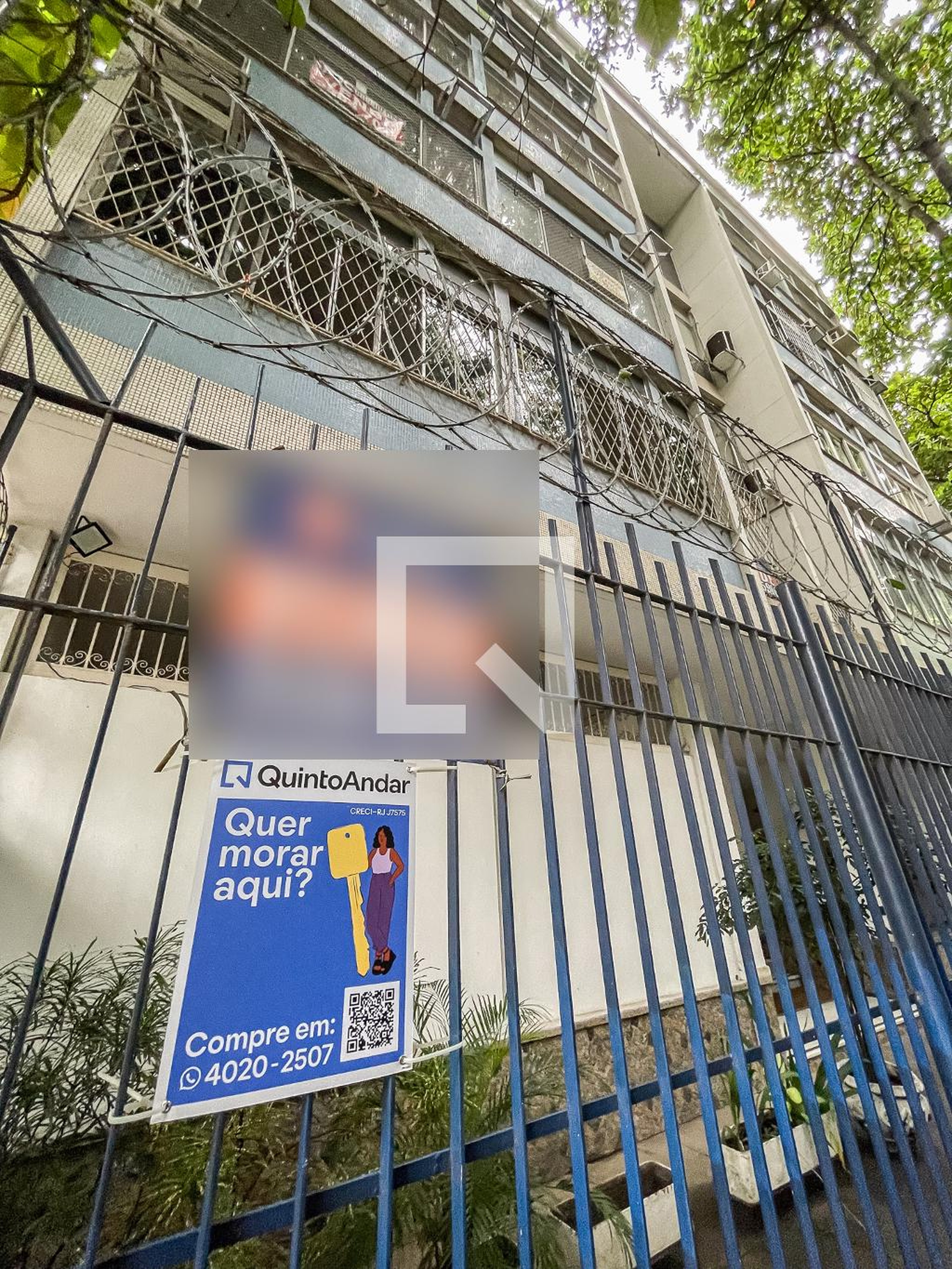 Fachada Condomínio em Rua Pareto, 20