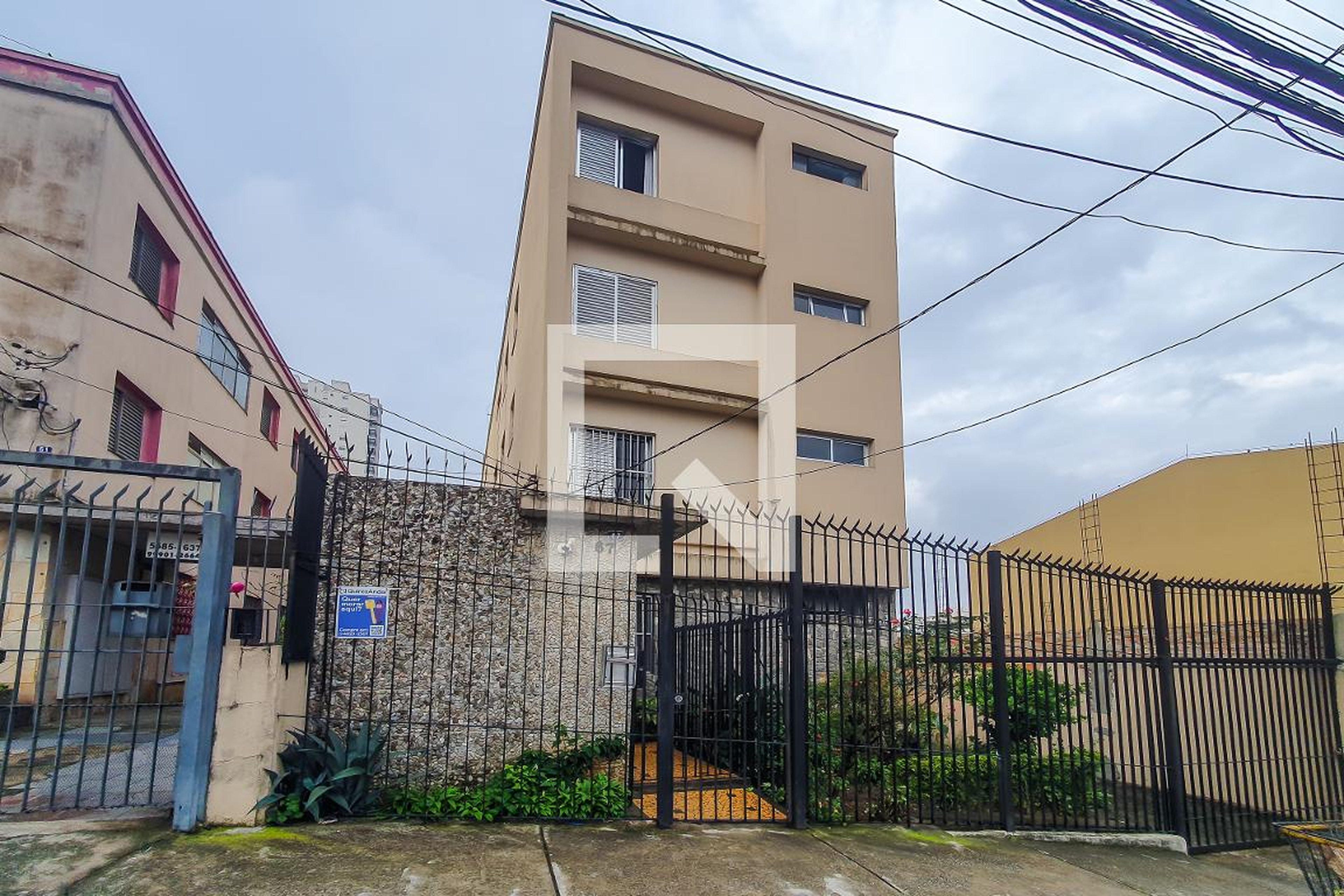 Fachada do Prédio Condomínio em Rua Vigário Albernaz, 67