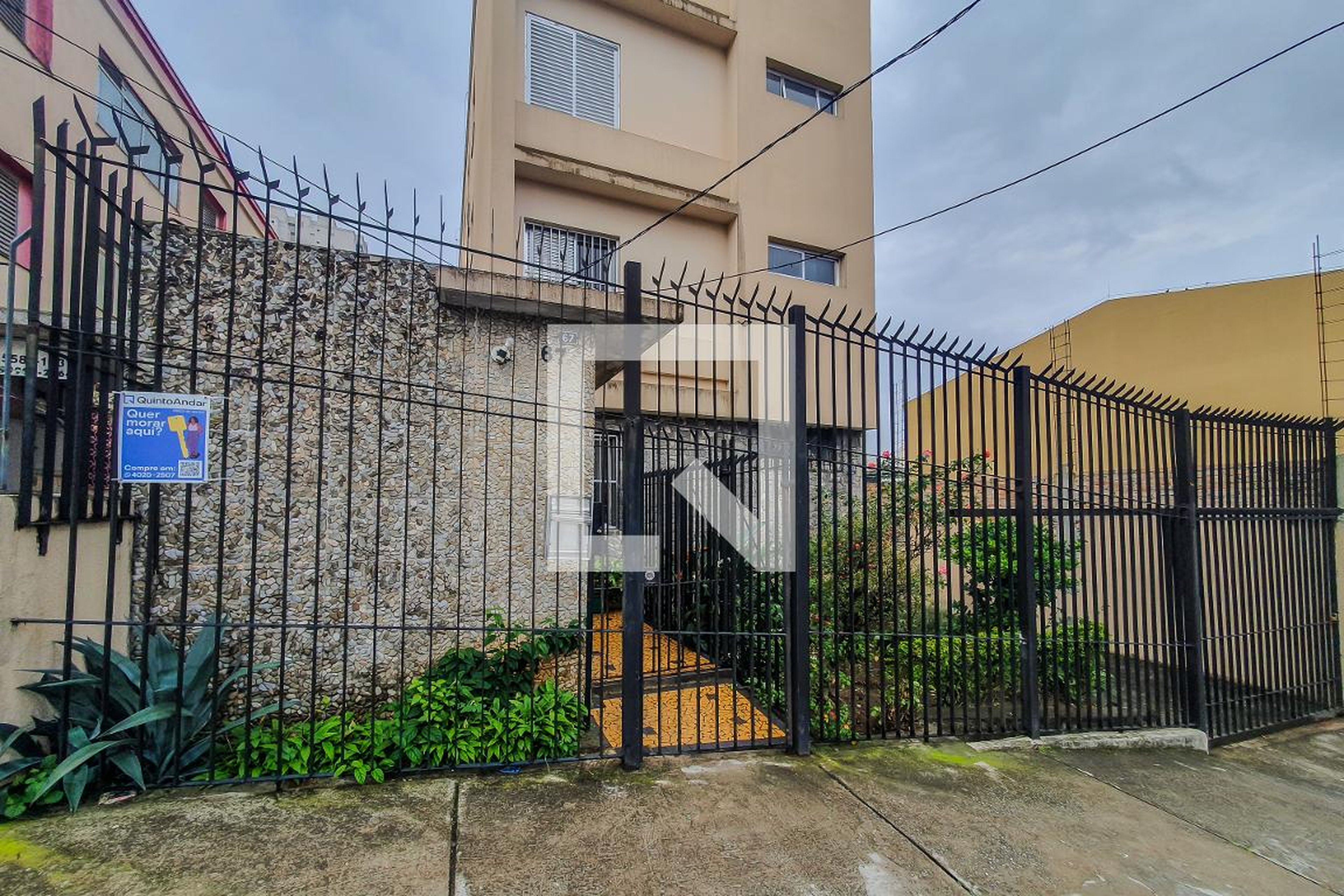 Fachada Condomínio em Rua Vigário Albernaz, 67