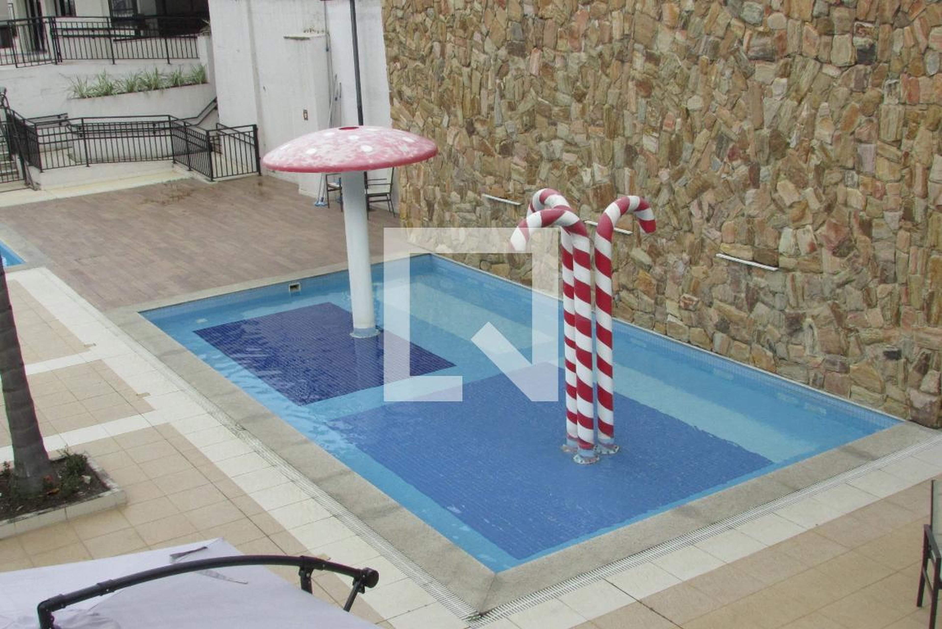 Piscina - Contemporâneo Designer Resort