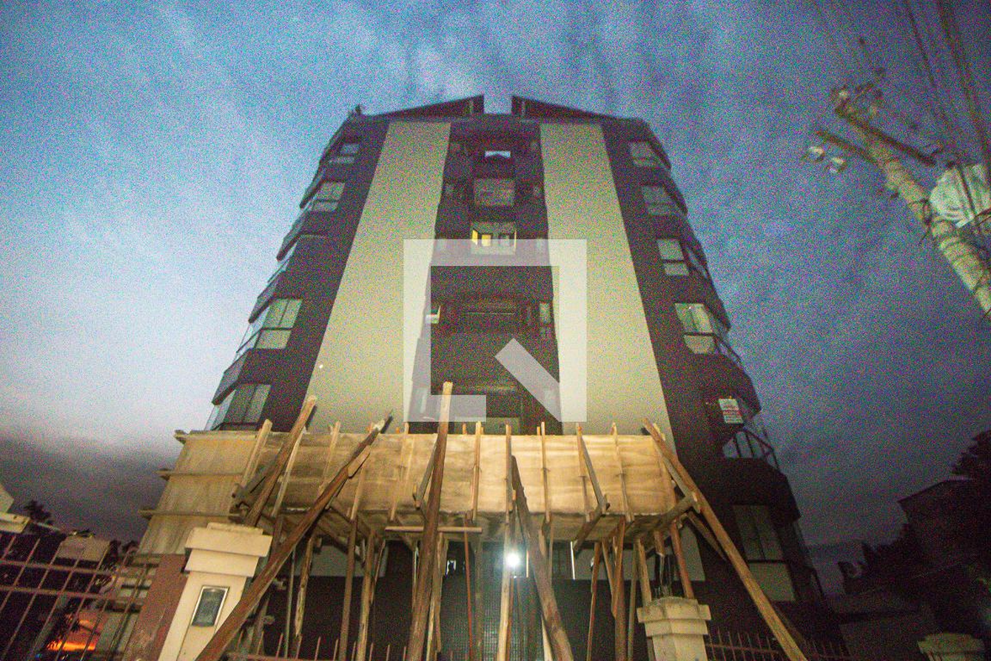 Fachada Condomínio em Rua Engenheiro Saldanha, 165