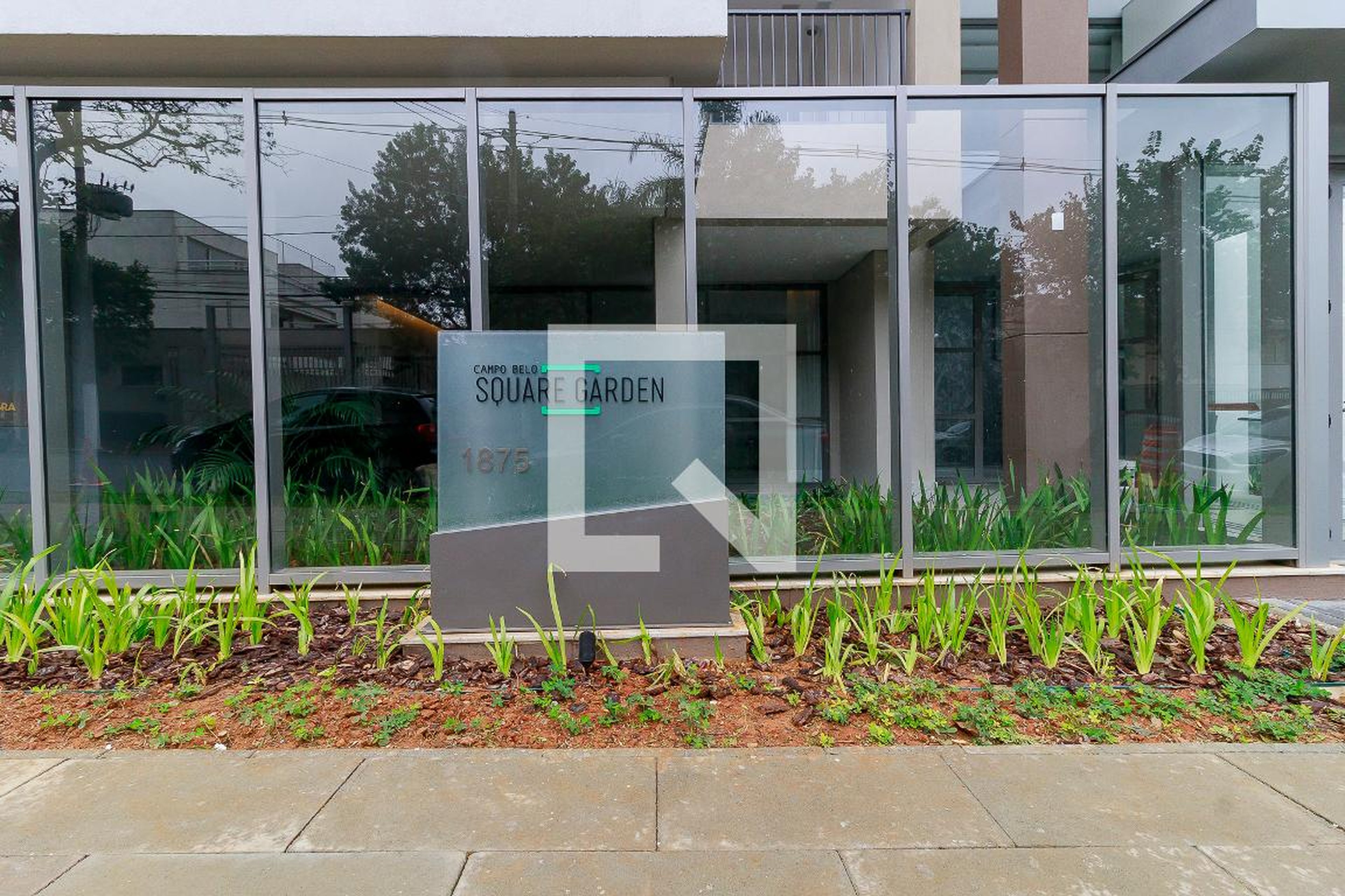 Fachada Condomínio em Rua Constantino de Sousa, 1875