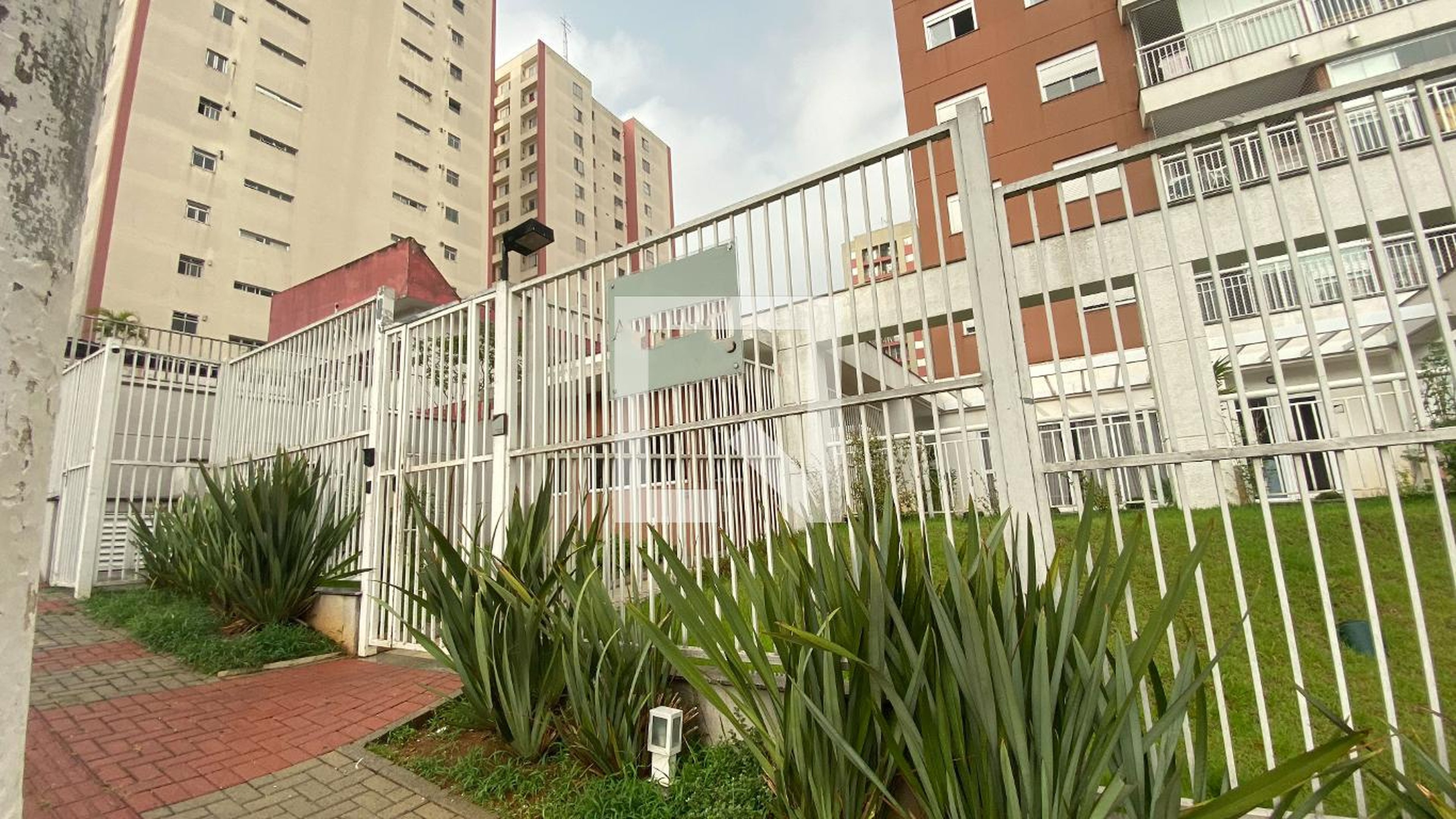 Fachada Condomínio em Avenida Amador Bueno da Veiga, 205