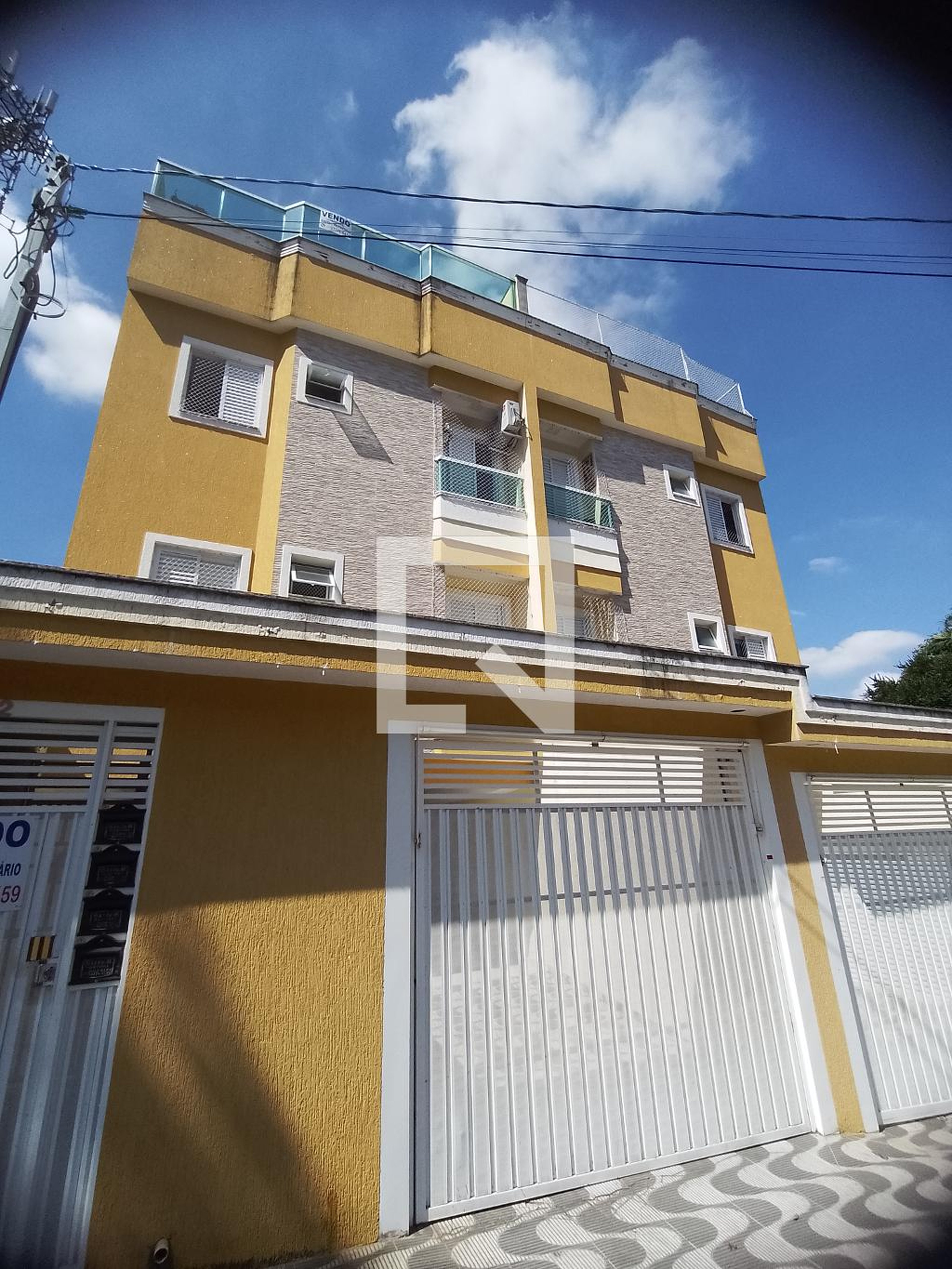 Fachada do Prédio Condomínio em Rua Haia, 212