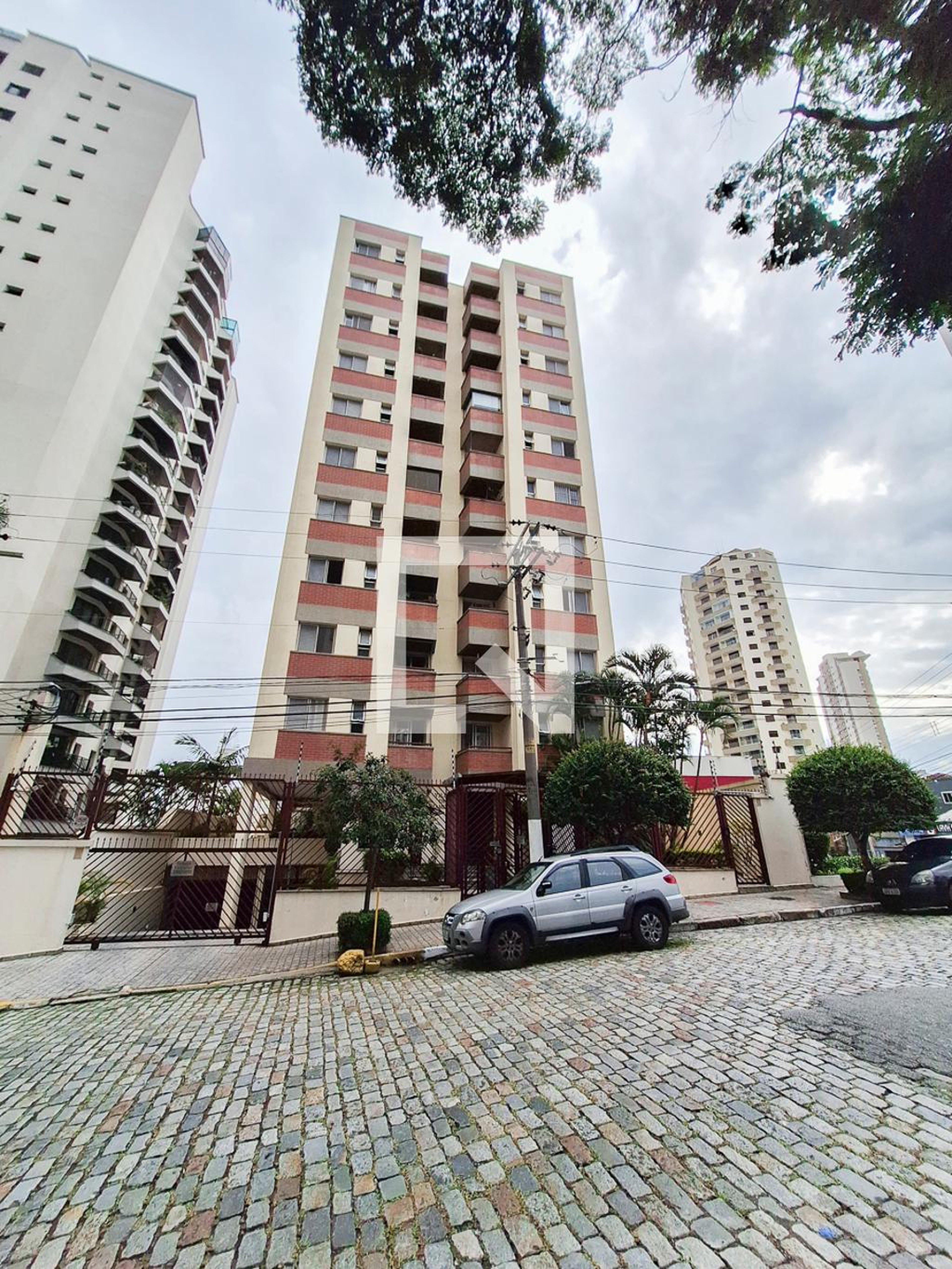 Fachada Condomínio em Rua Agente Gomes, 15