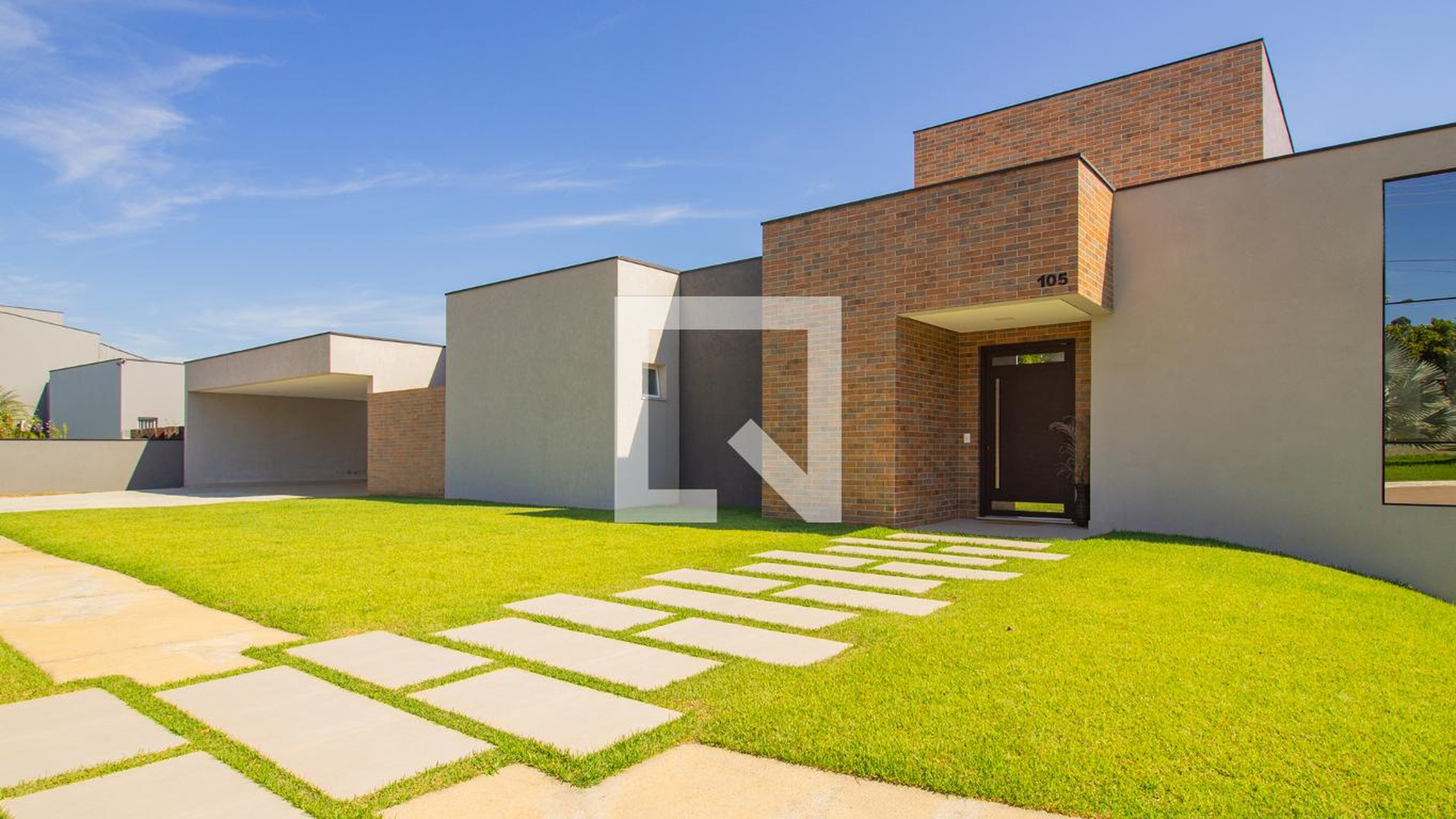 Fachada Condomínio em Rua José Serem, 105