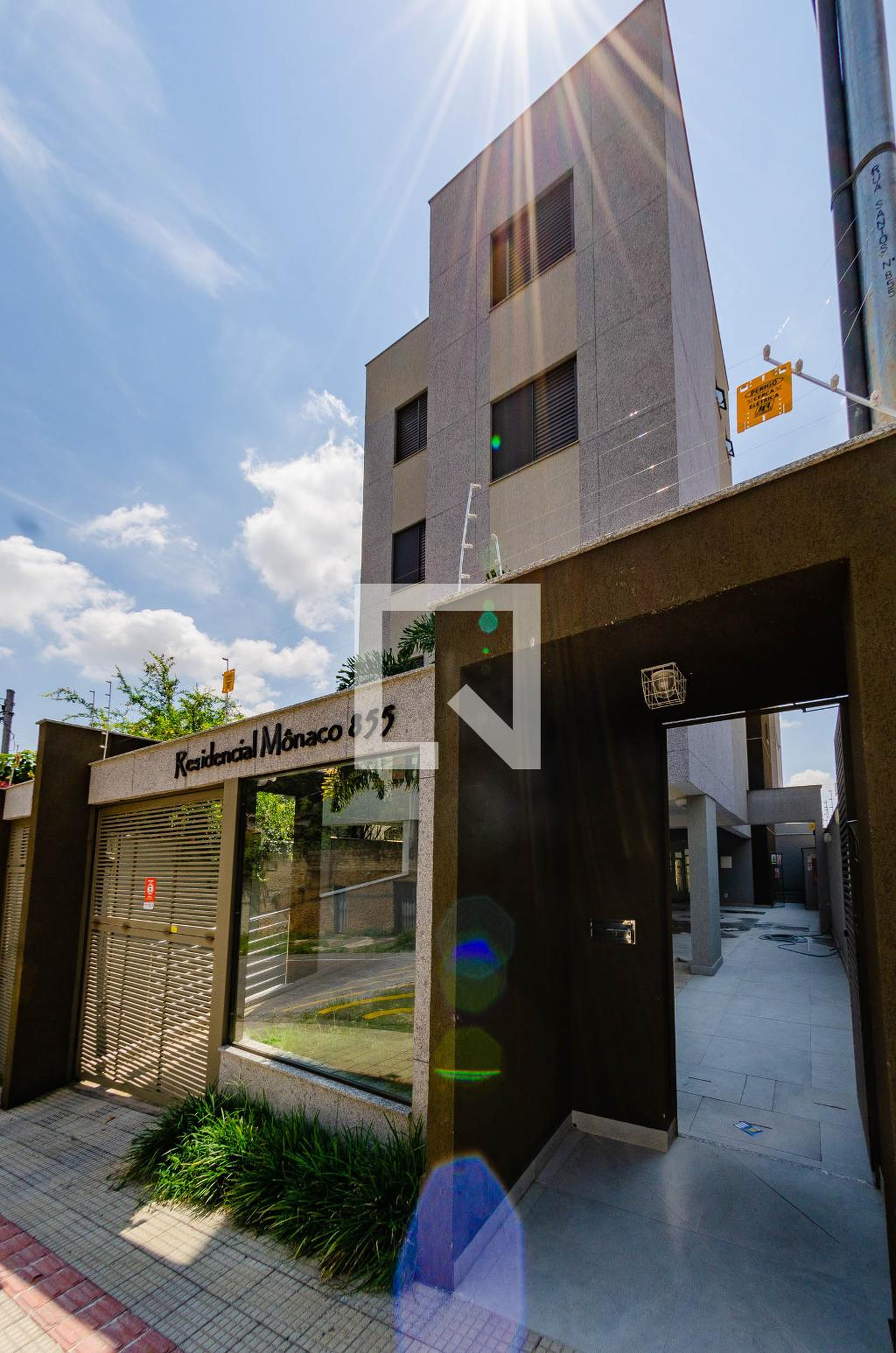 Fachada Condomínio em Rua Santos, 855