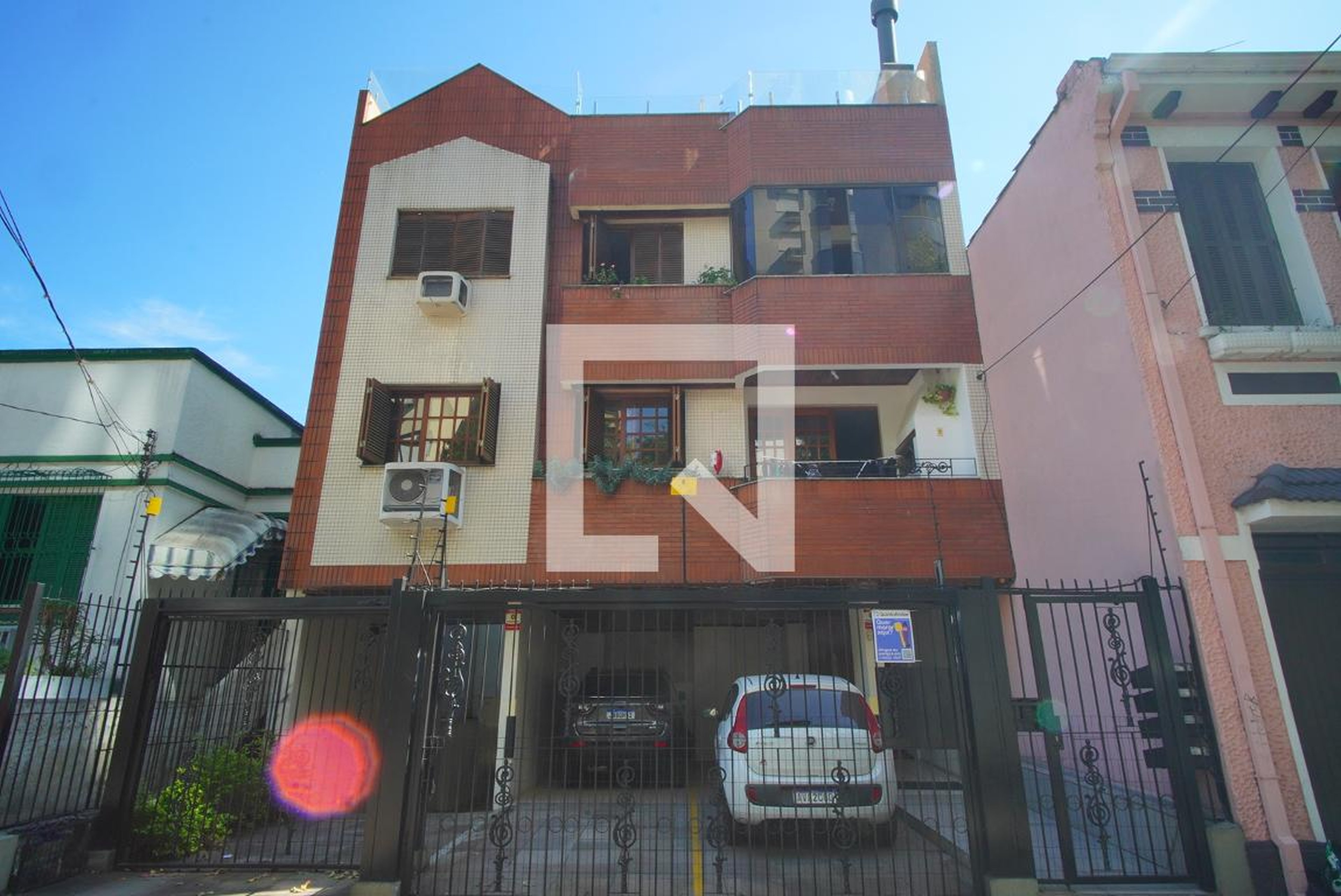 Fachada Condomínio em Rua Tiradentes, 68